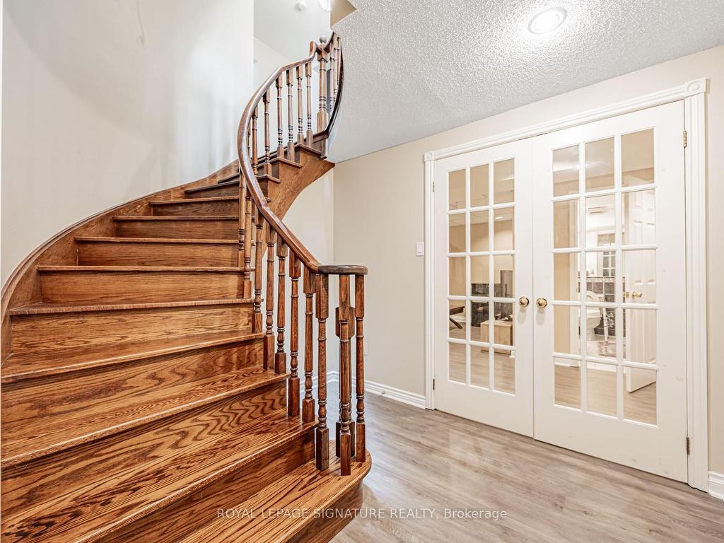 









288


Howell

Crescent,
Pickering,




ON
L1V 6B9

