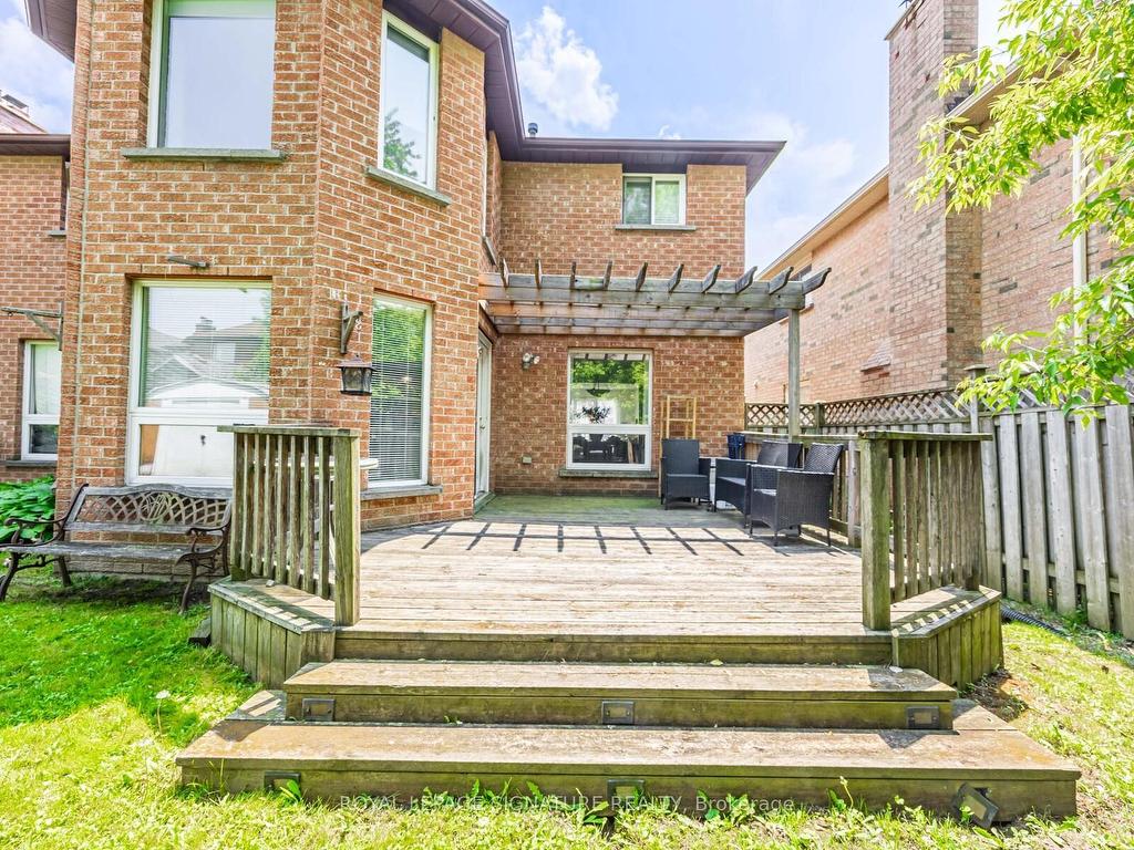 









288


Howell

Crescent,
Pickering,




ON
L1V 6B9

