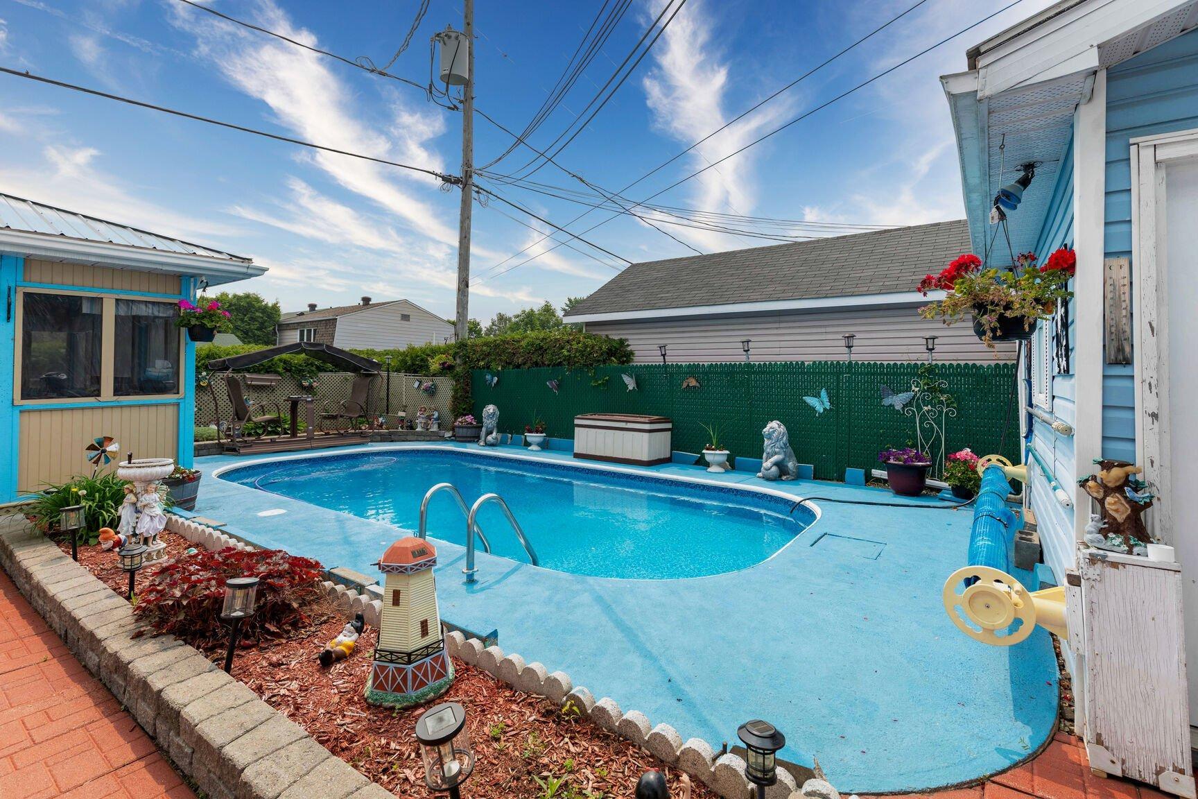 









57


Rue de Dubuisson

,
Gatineau (Gatineau),




QC
J8T1B3

