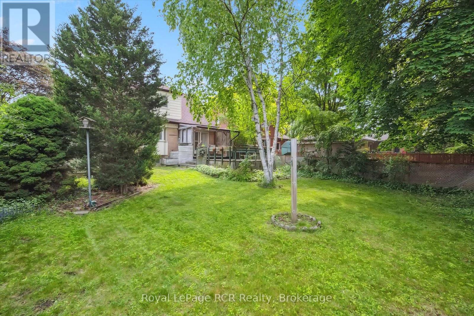 












26 ELGINFIELD DRIVE

,
Guelph (Grange Road),




Ontario
N1E4E6

