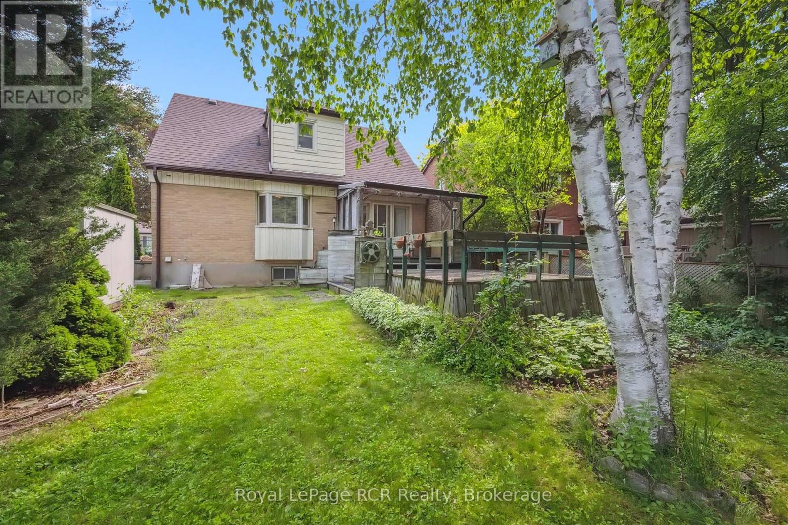 












26 ELGINFIELD DRIVE

,
Guelph (Grange Road),




Ontario
N1E4E6

