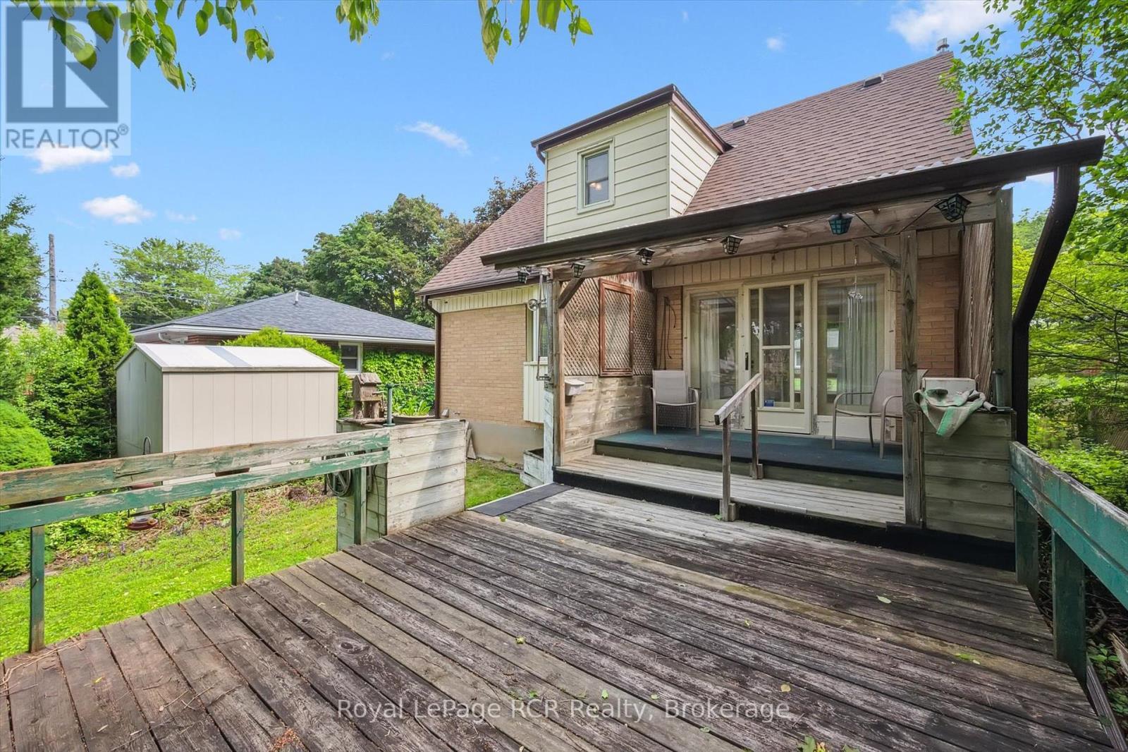 












26 ELGINFIELD DRIVE

,
Guelph (Grange Road),




Ontario
N1E4E6

