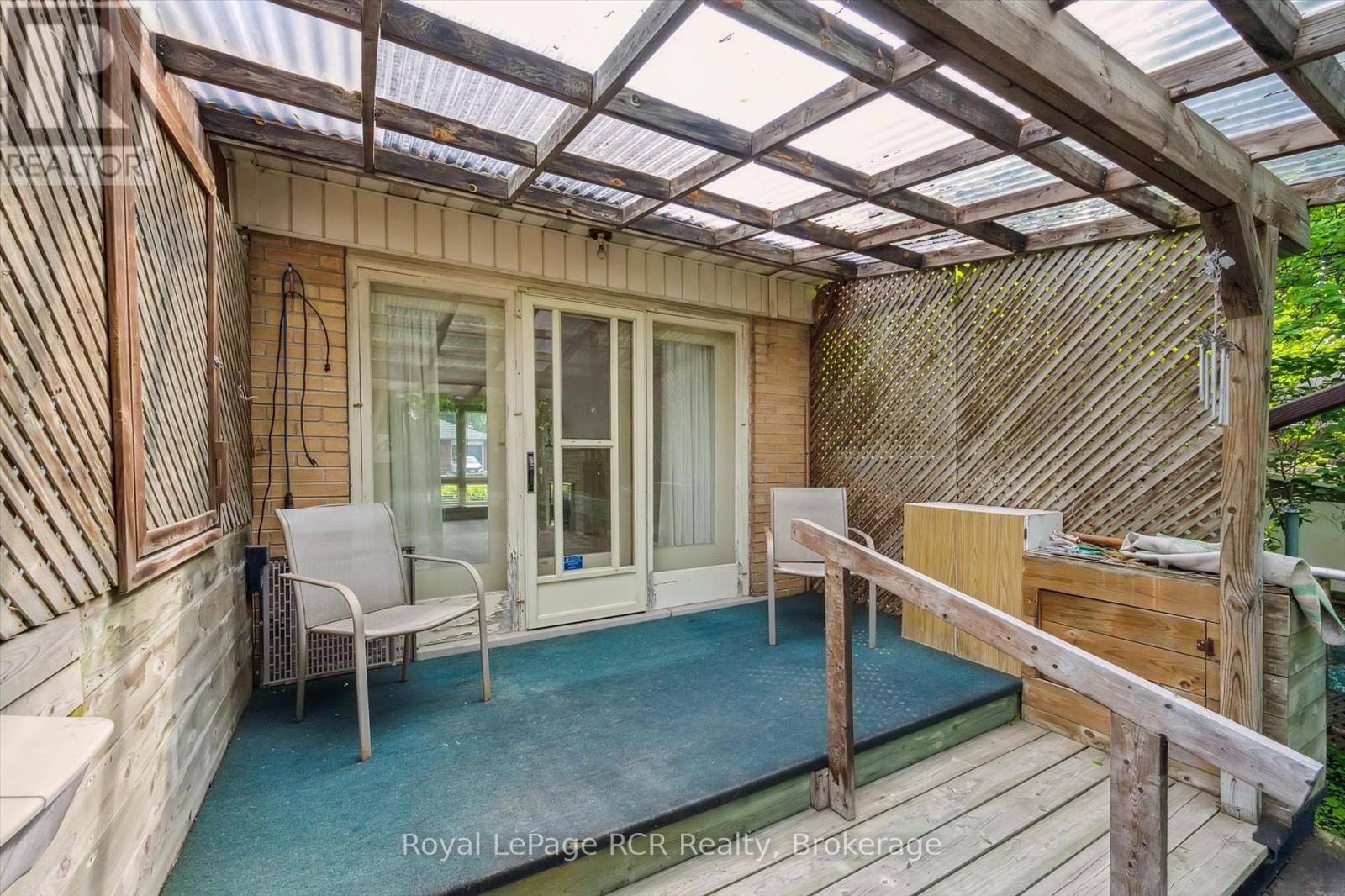 












26 ELGINFIELD DRIVE

,
Guelph (Grange Road),




Ontario
N1E4E6

