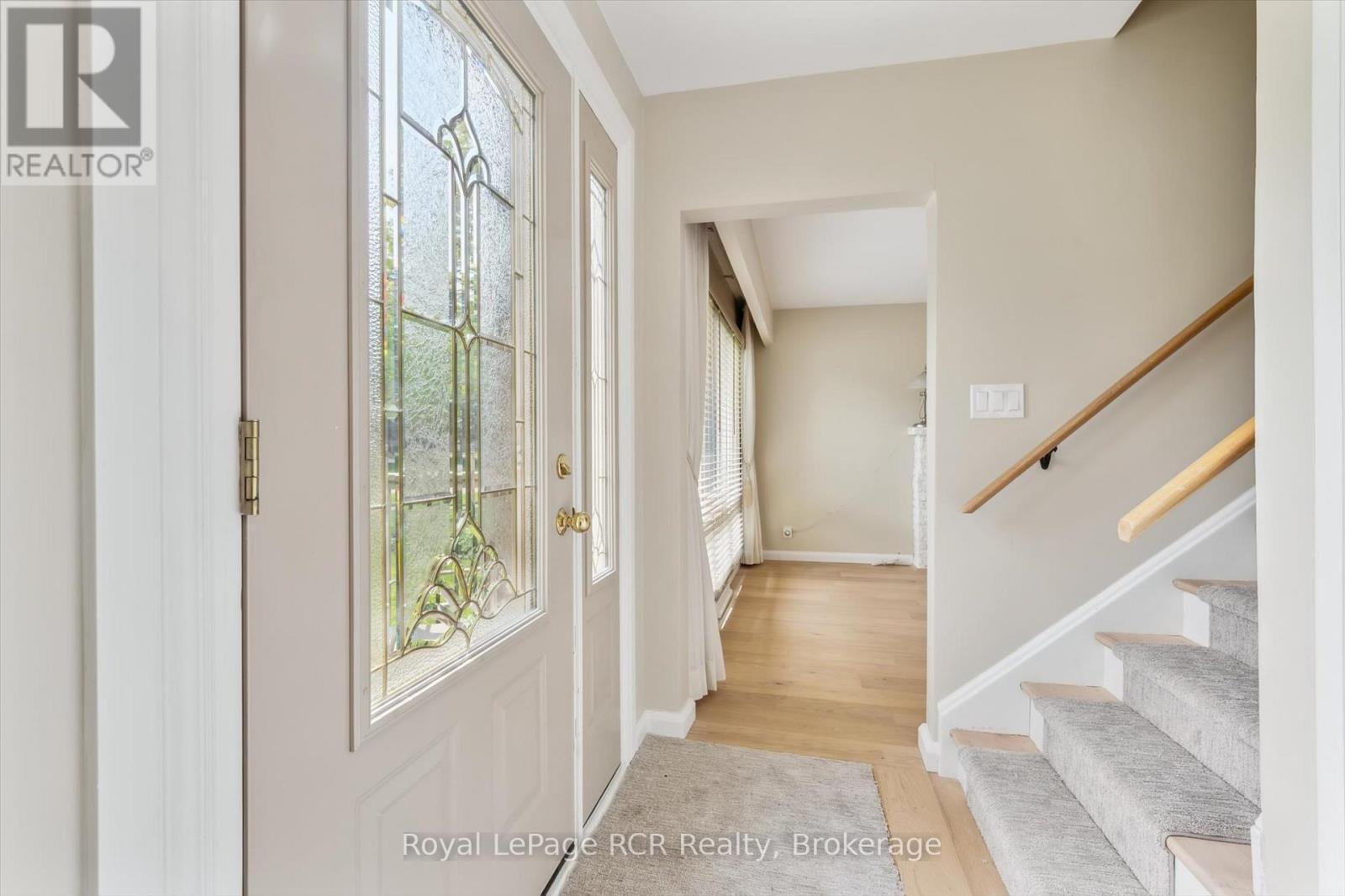 












26 ELGINFIELD DRIVE

,
Guelph (Grange Road),




Ontario
N1E4E6

