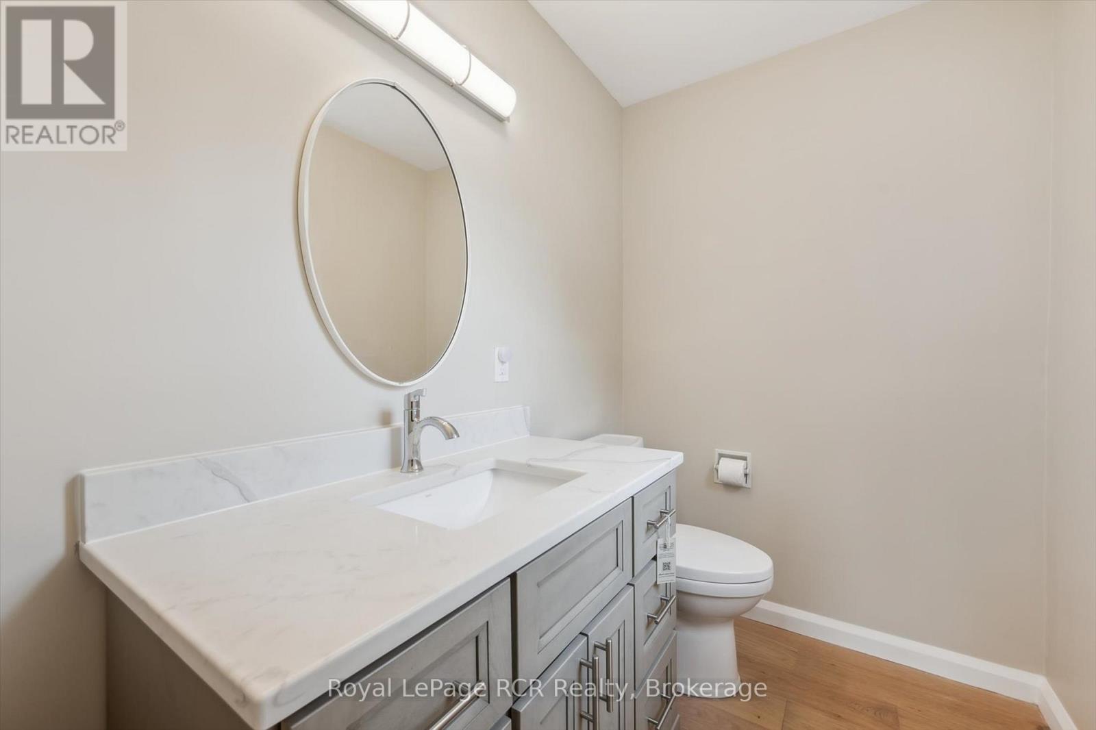 












26 ELGINFIELD DRIVE

,
Guelph (Grange Road),




Ontario
N1E4E6

