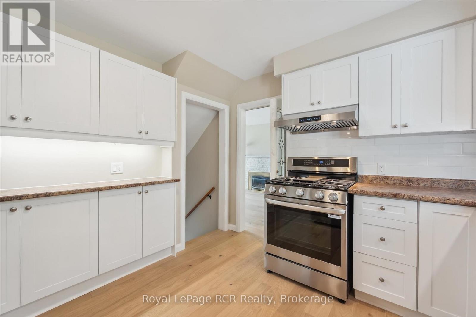 












26 ELGINFIELD DRIVE

,
Guelph (Grange Road),




Ontario
N1E4E6

