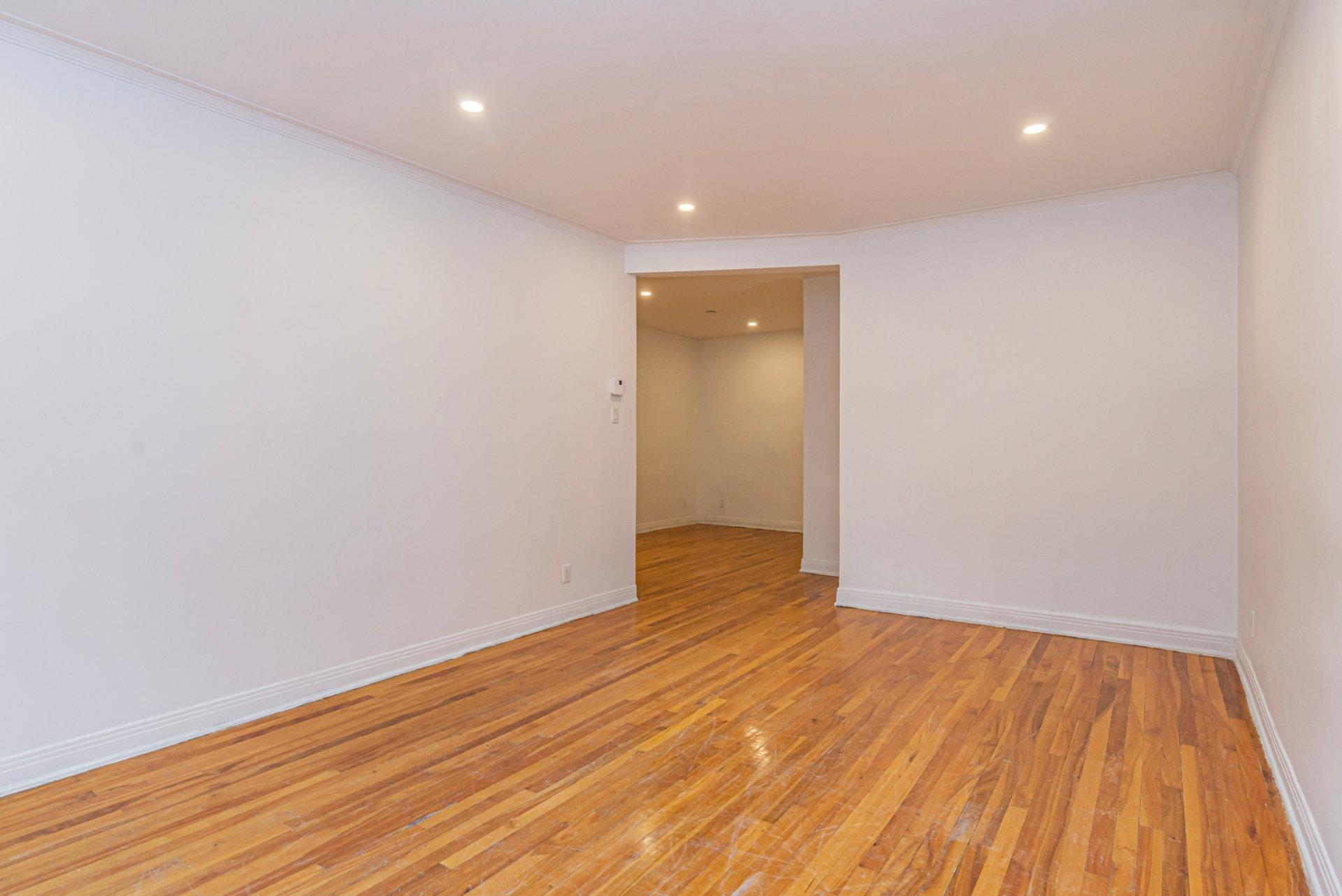 









3485


Av. Ellendale

, 5,
Montréal (Côte-des-Neiges/Notre-Dame-de-Grâce),




QC
H3S1W8

