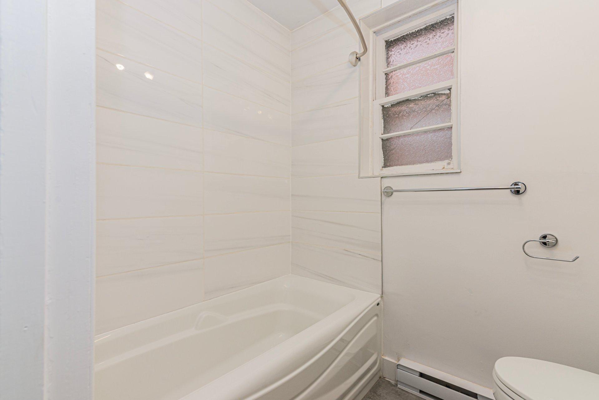 









3485


Av. Ellendale

, 5,
Montréal (Côte-des-Neiges/Notre-Dame-de-Grâce),




QC
H3S1W8

