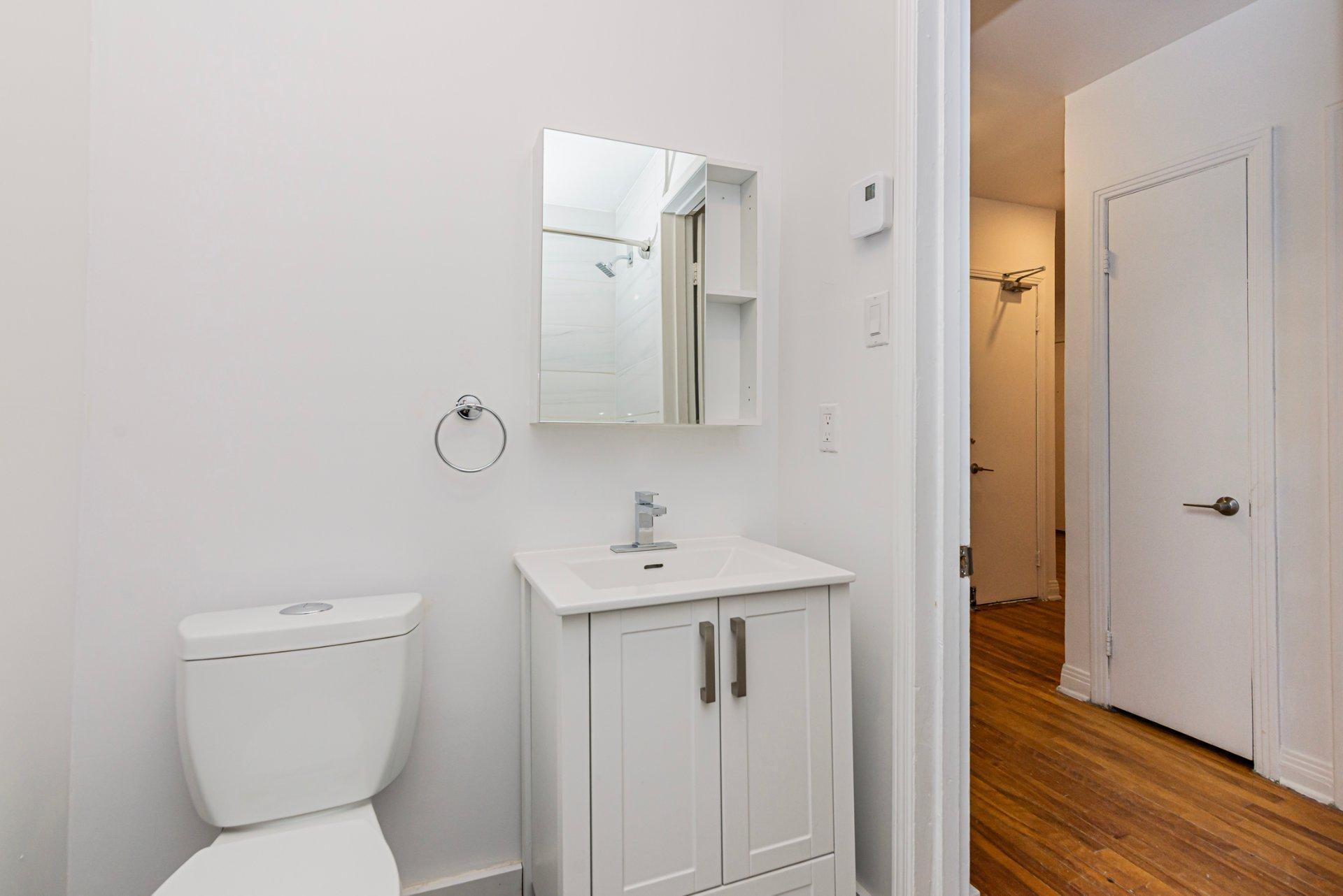 









3485


Av. Ellendale

, 5,
Montréal (Côte-des-Neiges/Notre-Dame-de-Grâce),




QC
H3S1W8

