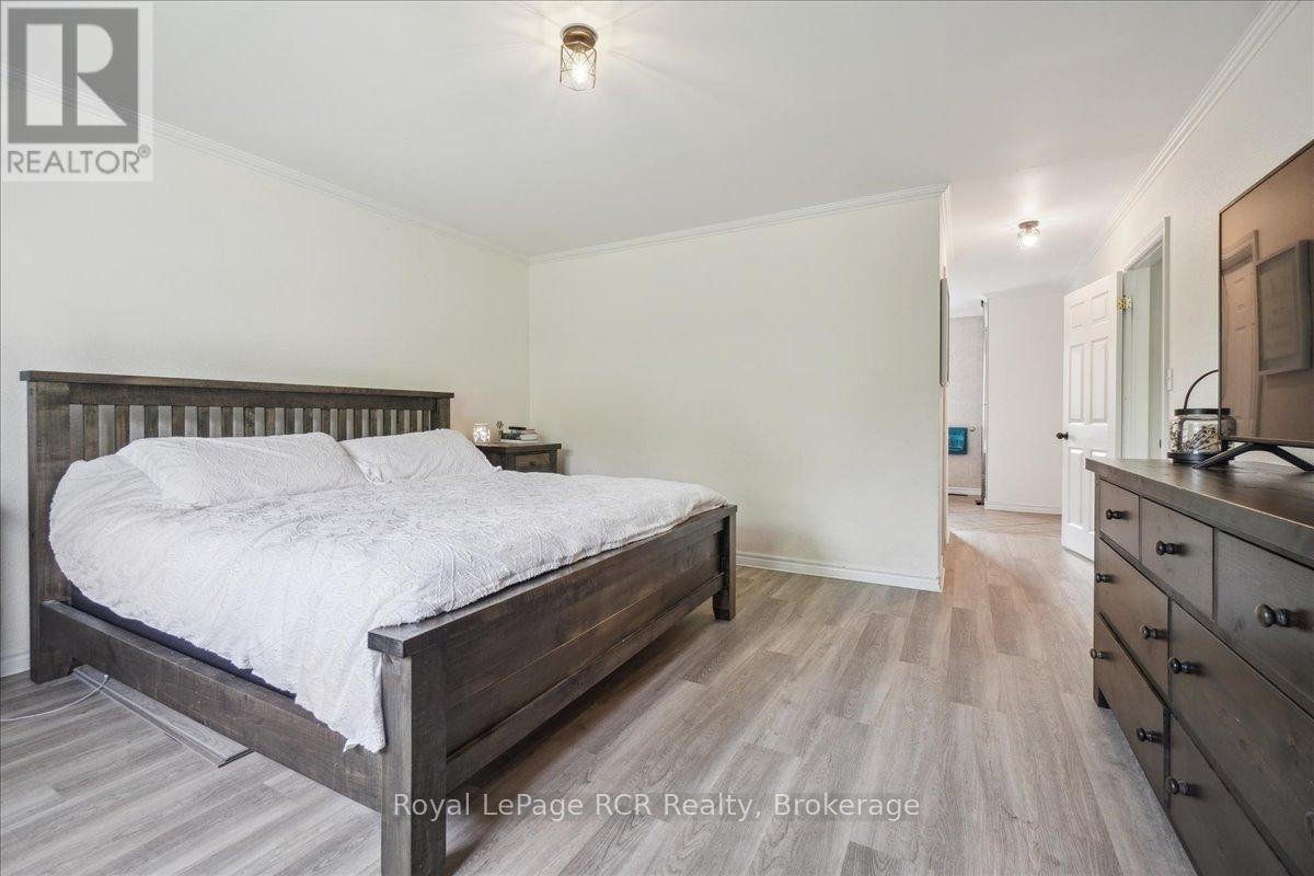 












614486 HAMILTON LANE

,
West Grey,




Ontario
N0C1H0

