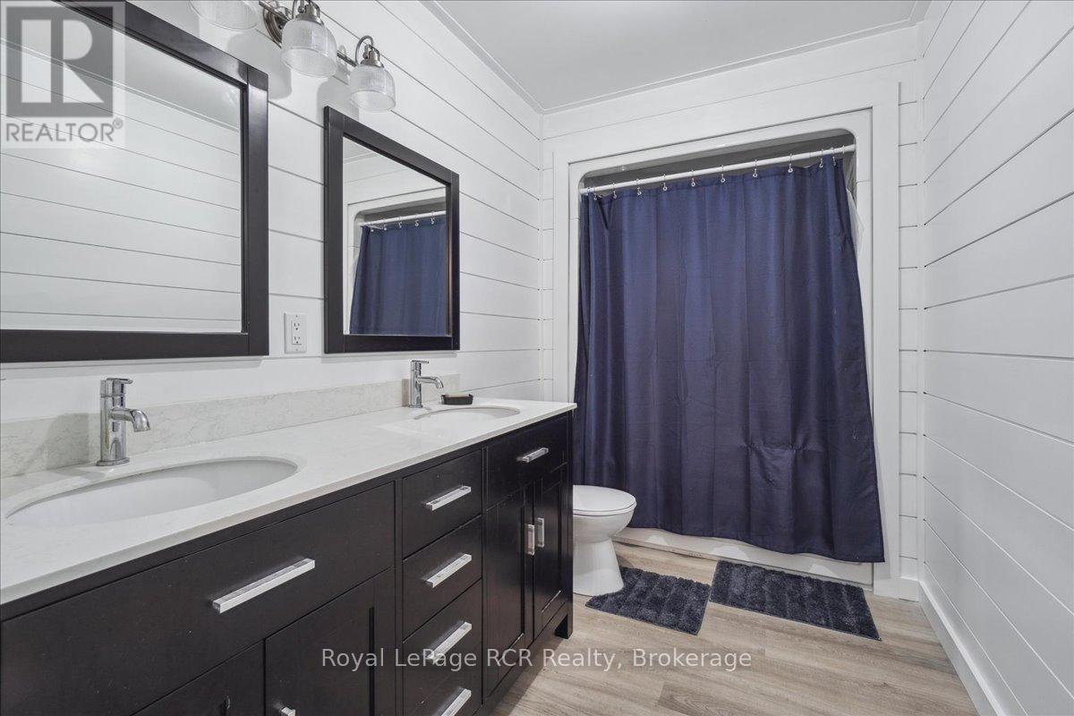












614486 HAMILTON LANE

,
West Grey,




Ontario
N0C1H0

