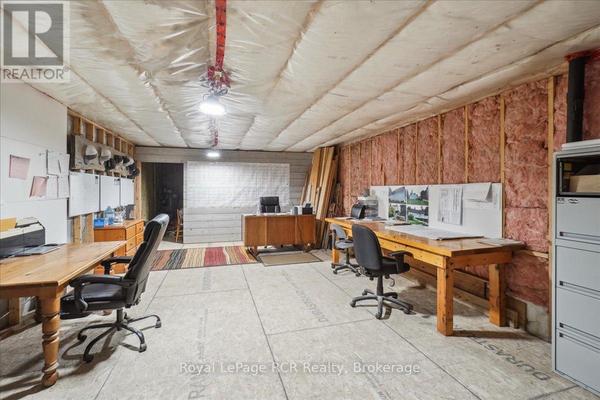 












614486 HAMILTON LANE

,
West Grey,




Ontario
N0C1H0

