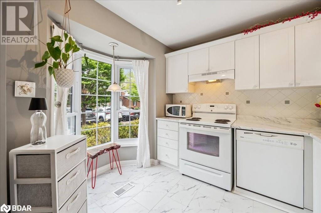 












1275 MAPLE CROSSING Boulevard Unit# 15

,
Burlington,




Ontario
L7S2E8

