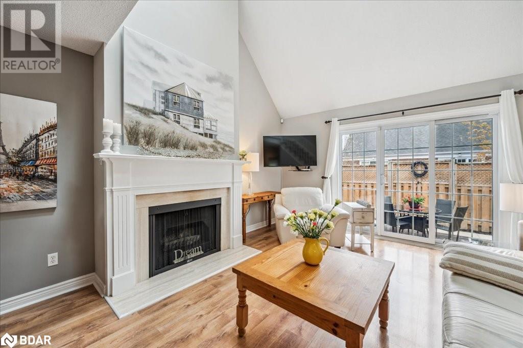 












1275 MAPLE CROSSING Boulevard Unit# 15

,
Burlington,




Ontario
L7S2E8

