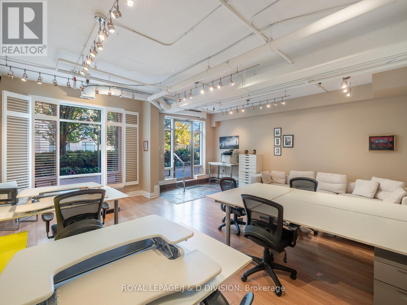 












103W - 500 QUEENS QUAY W

,
Toronto,




Ontario
M5V3K8

