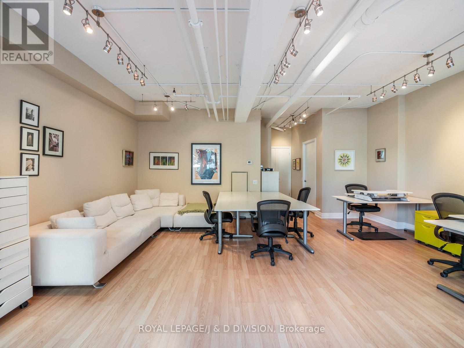 












103W - 500 QUEENS QUAY W

,
Toronto,




Ontario
M5V3K8

