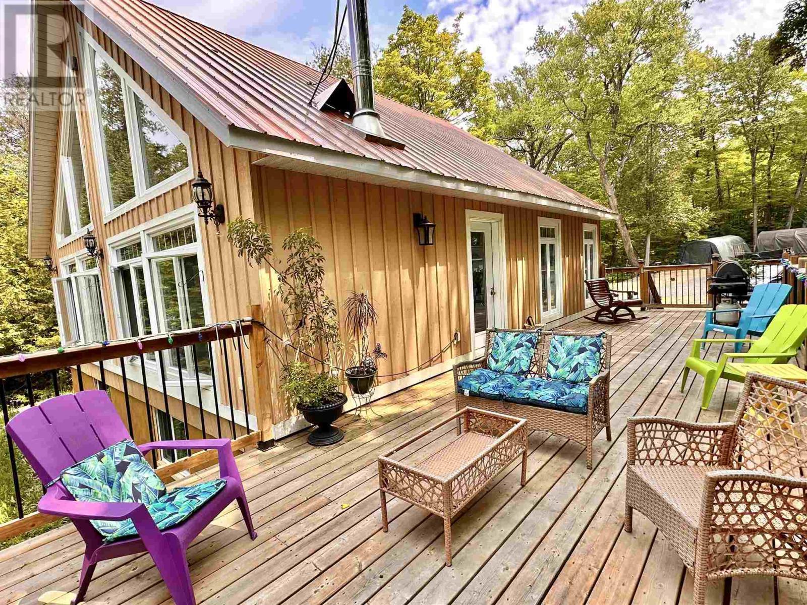 












884 Dunlop Shores RD

,
Elliot Lake,




Ontario
P5A2S9

