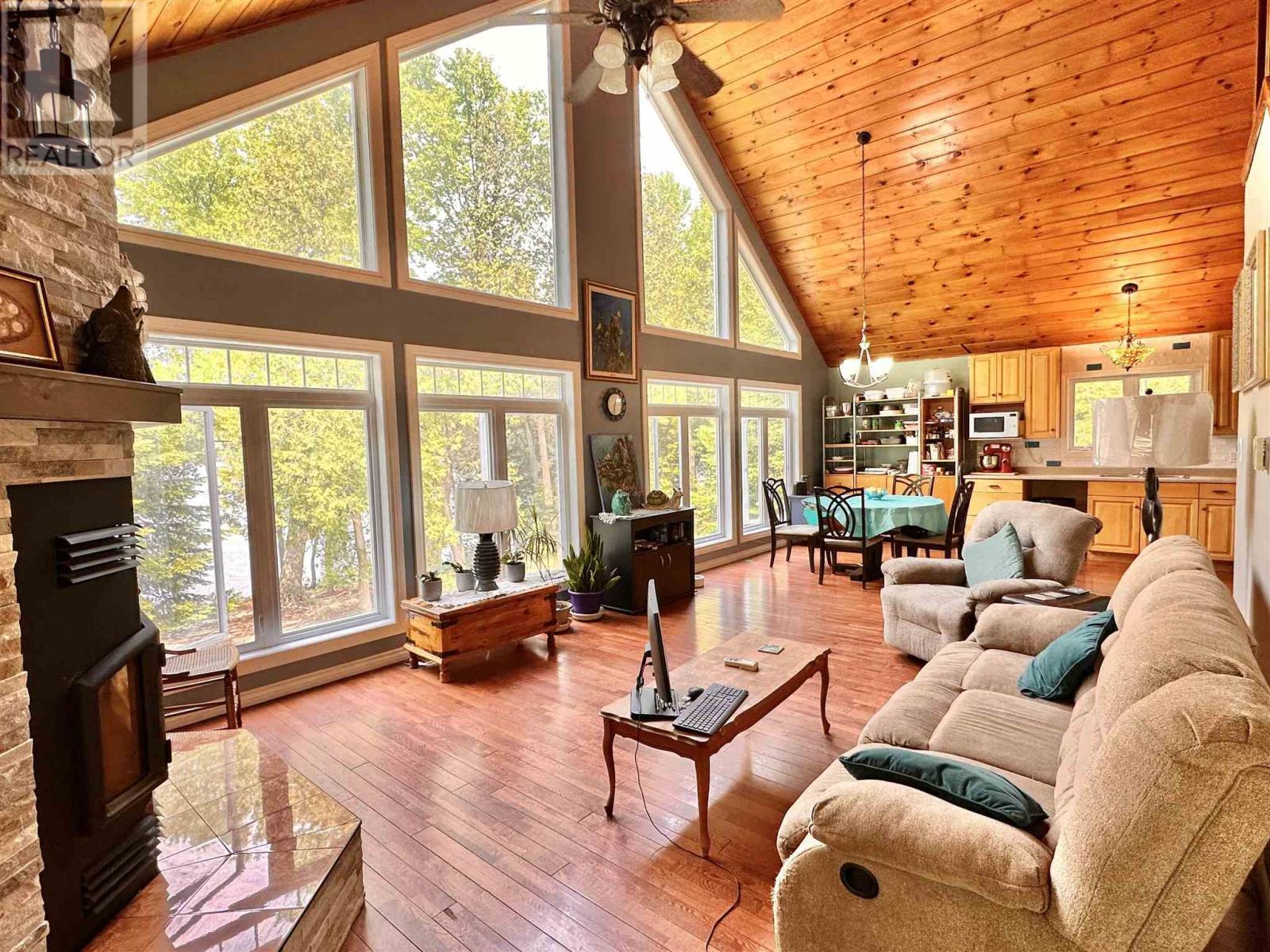 












884 Dunlop Shores RD

,
Elliot Lake,




Ontario
P5A2S9

