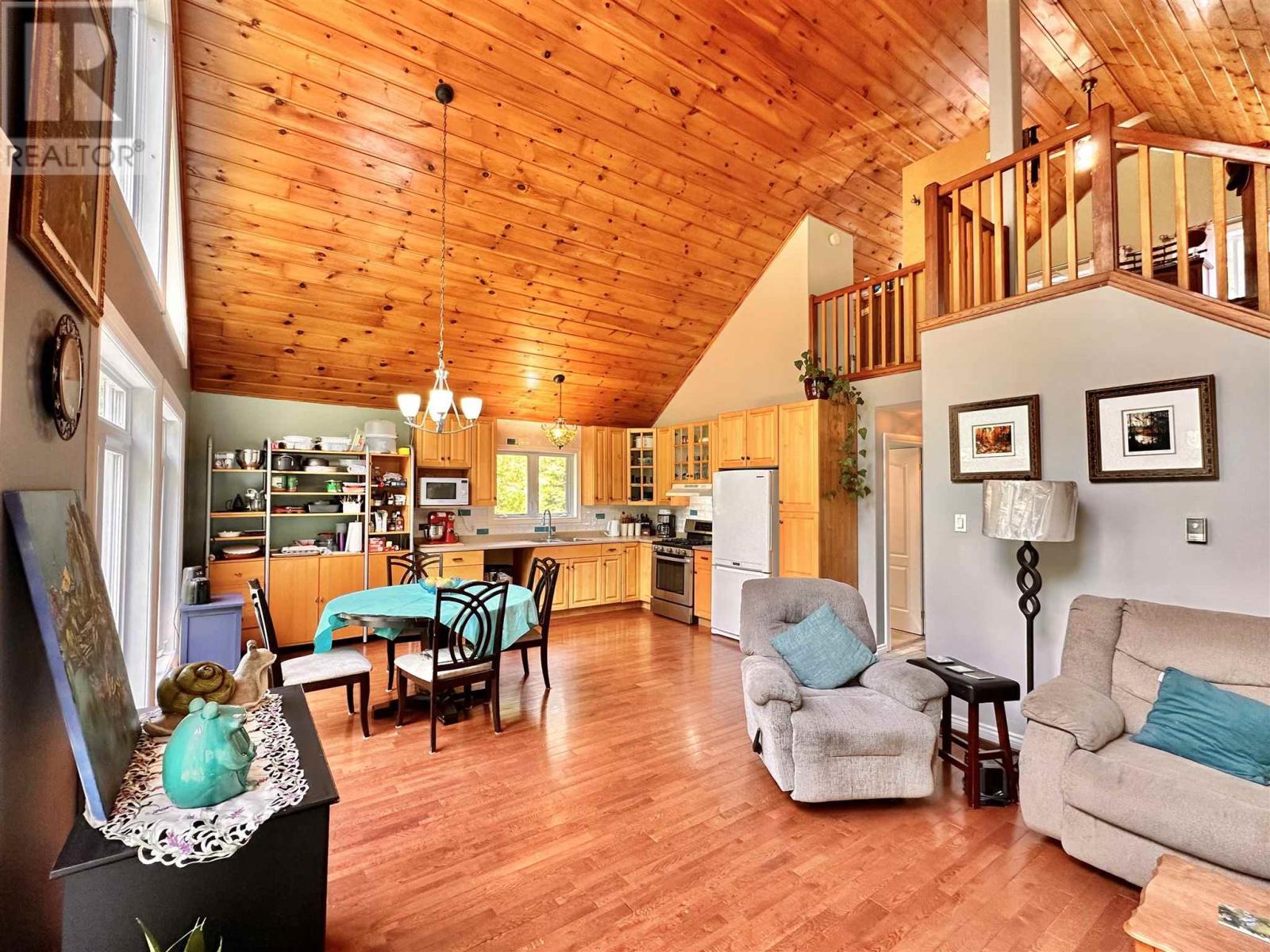 












884 Dunlop Shores RD

,
Elliot Lake,




Ontario
P5A2S9

