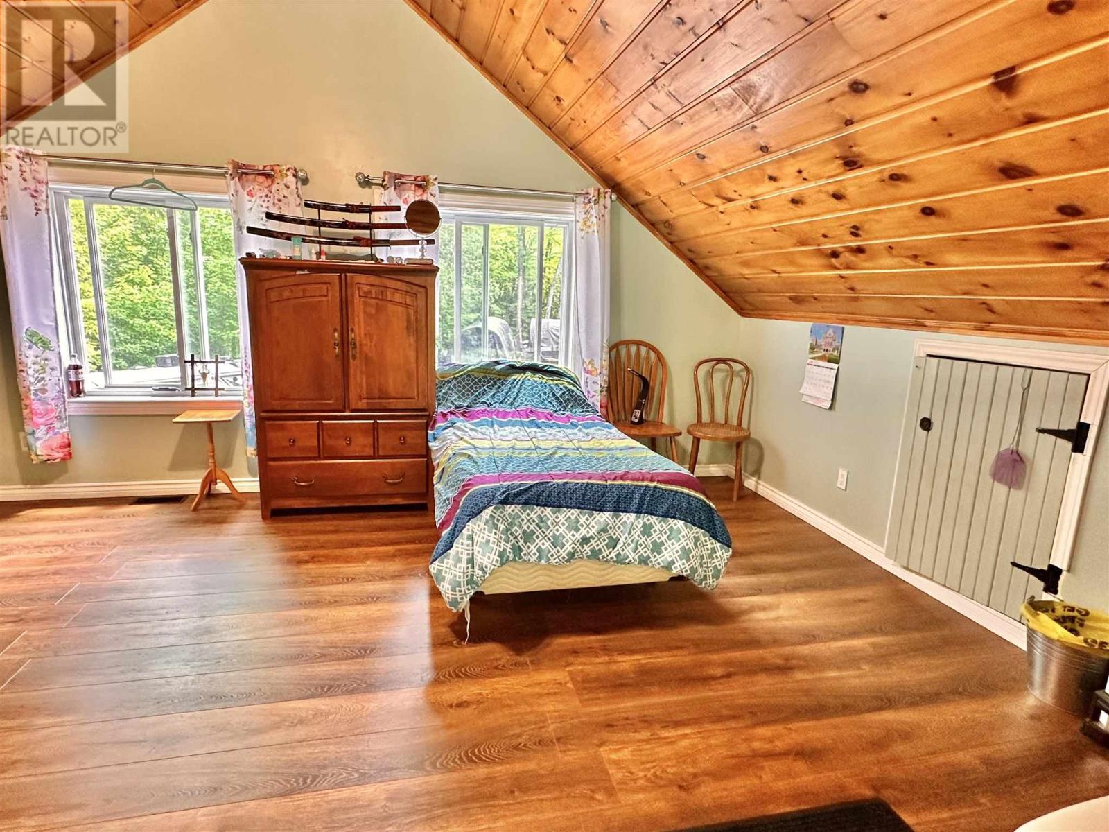 












884 Dunlop Shores RD

,
Elliot Lake,




Ontario
P5A2S9

