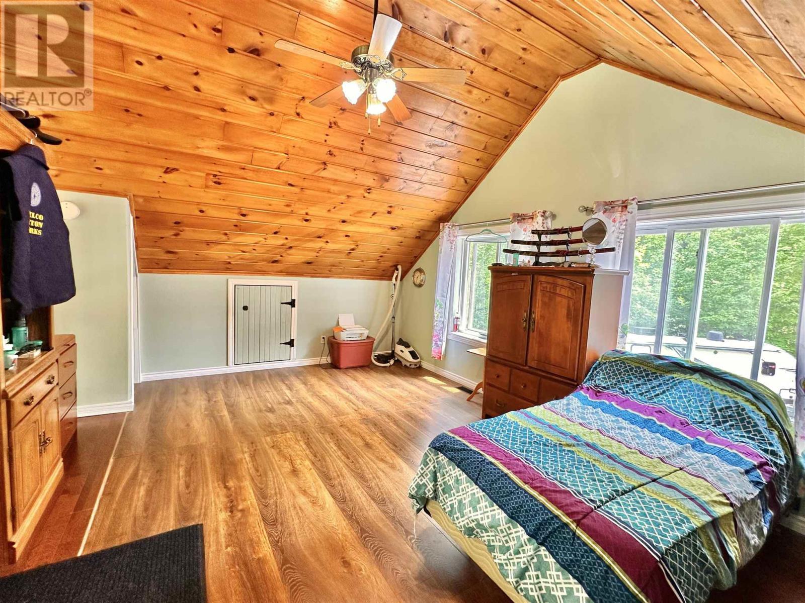 












884 Dunlop Shores RD

,
Elliot Lake,




Ontario
P5A2S9

