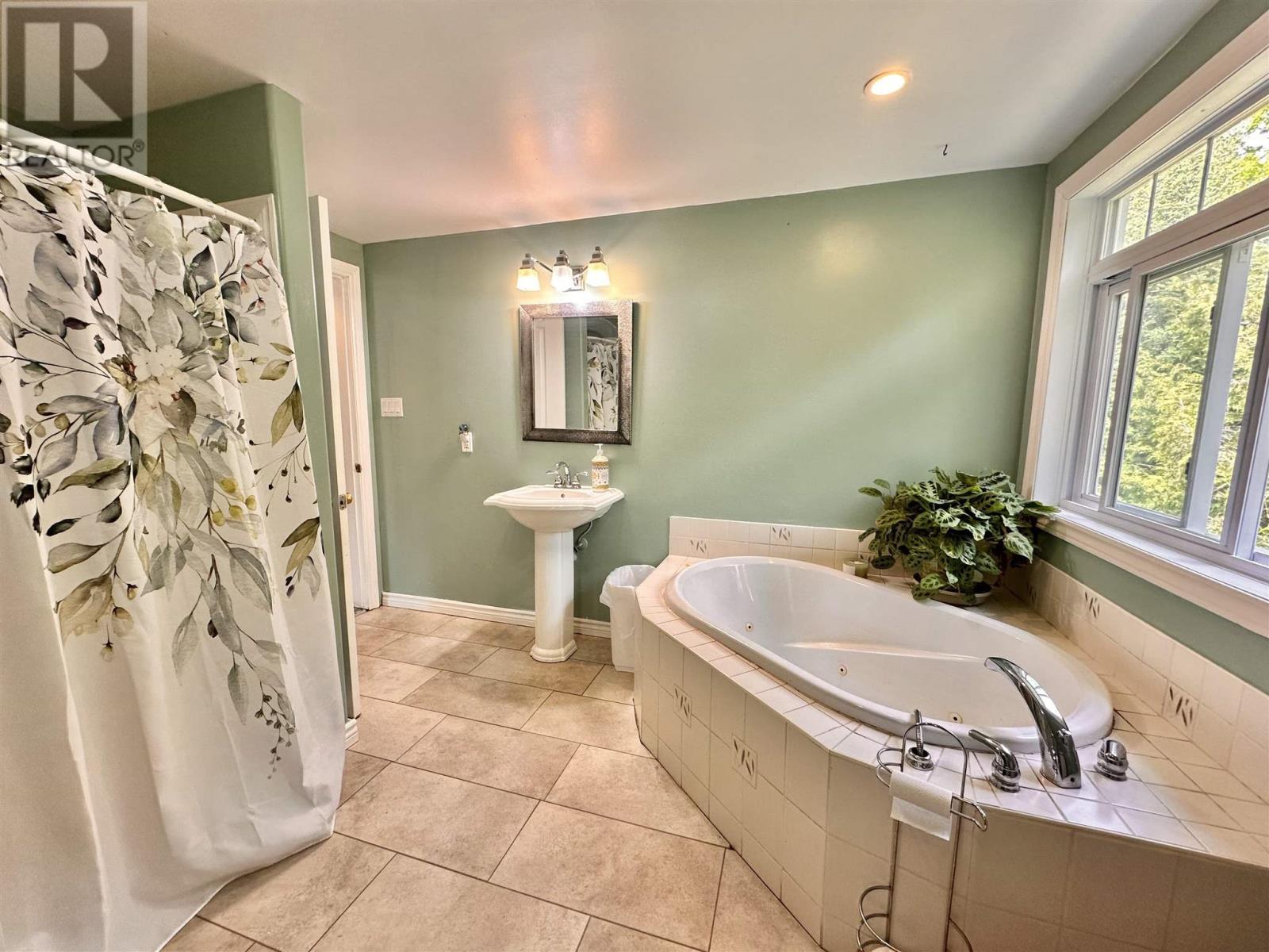 












884 Dunlop Shores RD

,
Elliot Lake,




Ontario
P5A2S9

