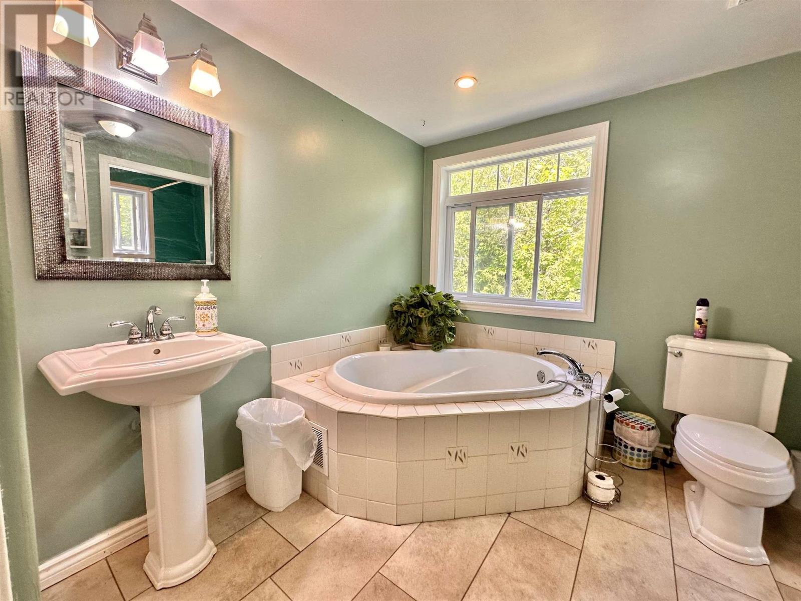 












884 Dunlop Shores RD

,
Elliot Lake,




Ontario
P5A2S9

