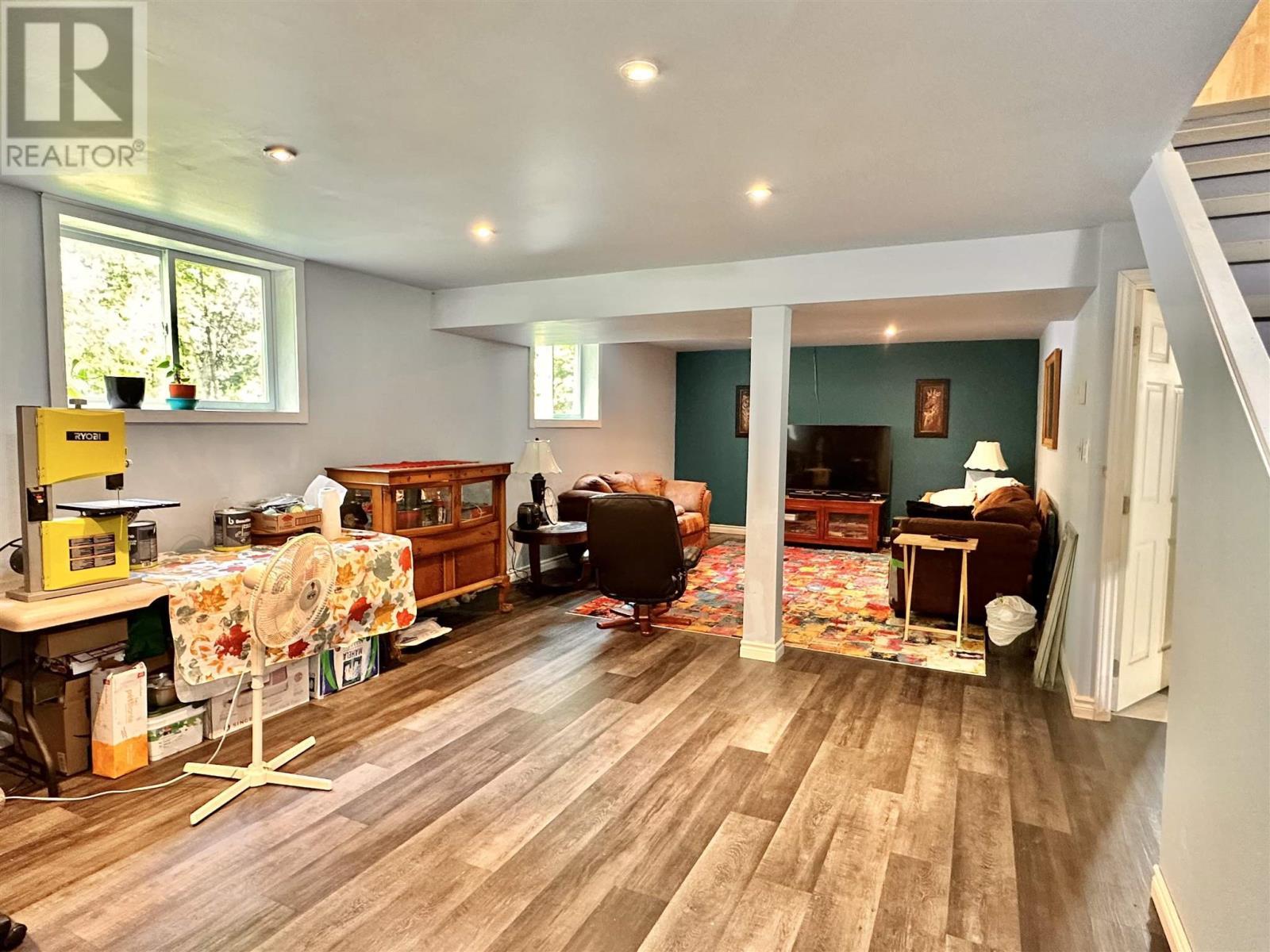 












884 Dunlop Shores RD

,
Elliot Lake,




Ontario
P5A2S9

