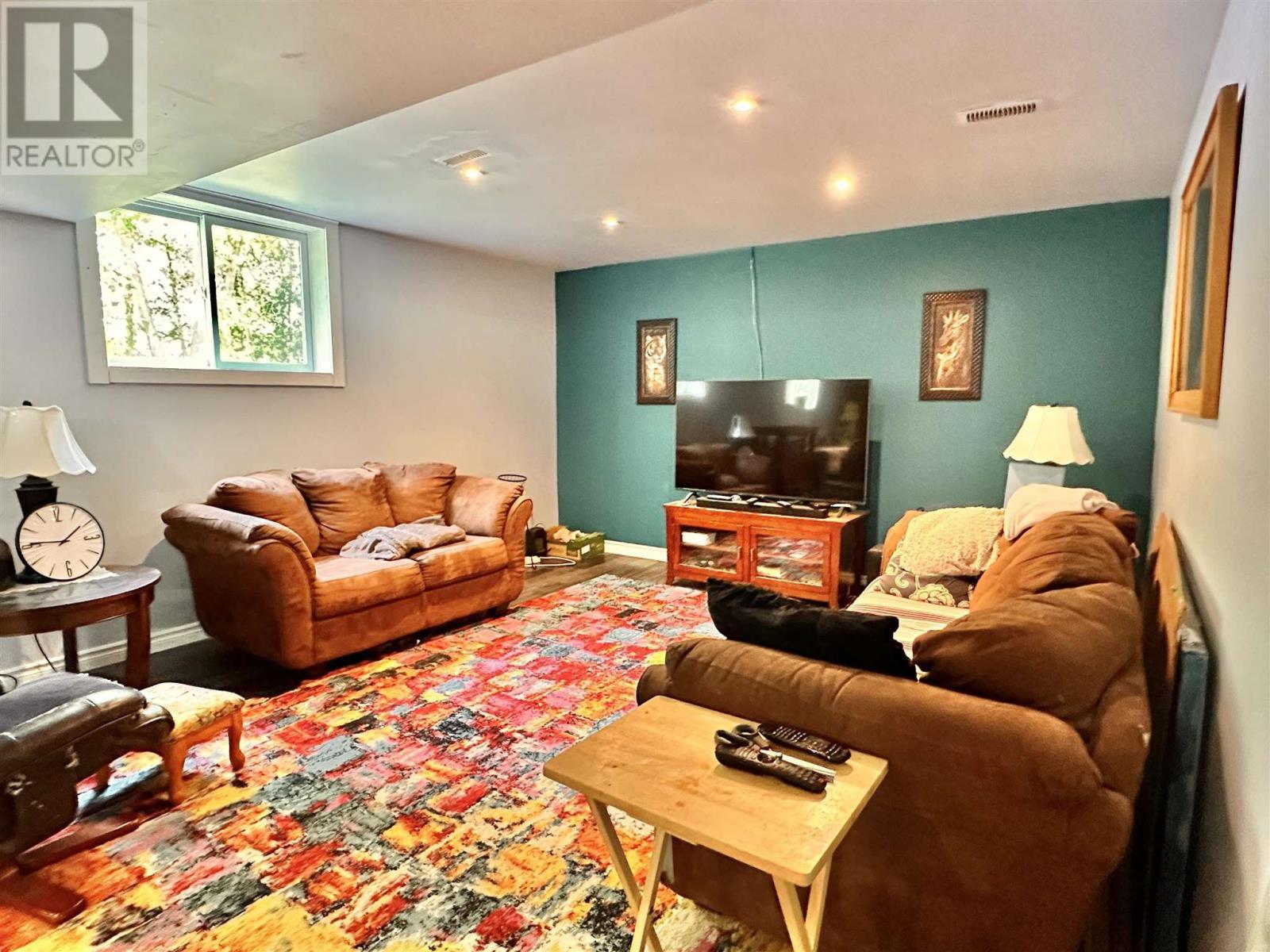 












884 Dunlop Shores RD

,
Elliot Lake,




Ontario
P5A2S9

