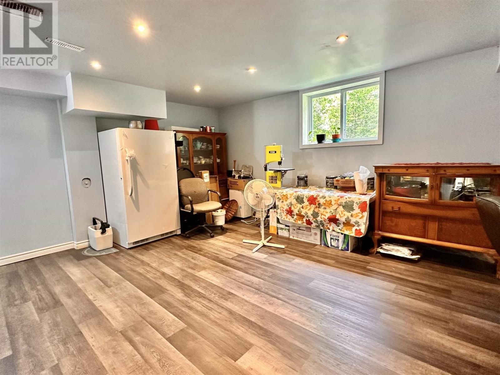 












884 Dunlop Shores RD

,
Elliot Lake,




Ontario
P5A2S9

