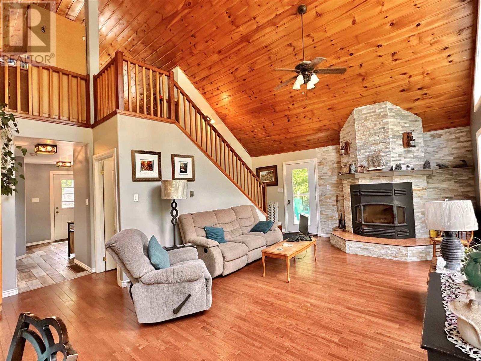 












884 Dunlop Shores RD

,
Elliot Lake,




Ontario
P5A2S9

