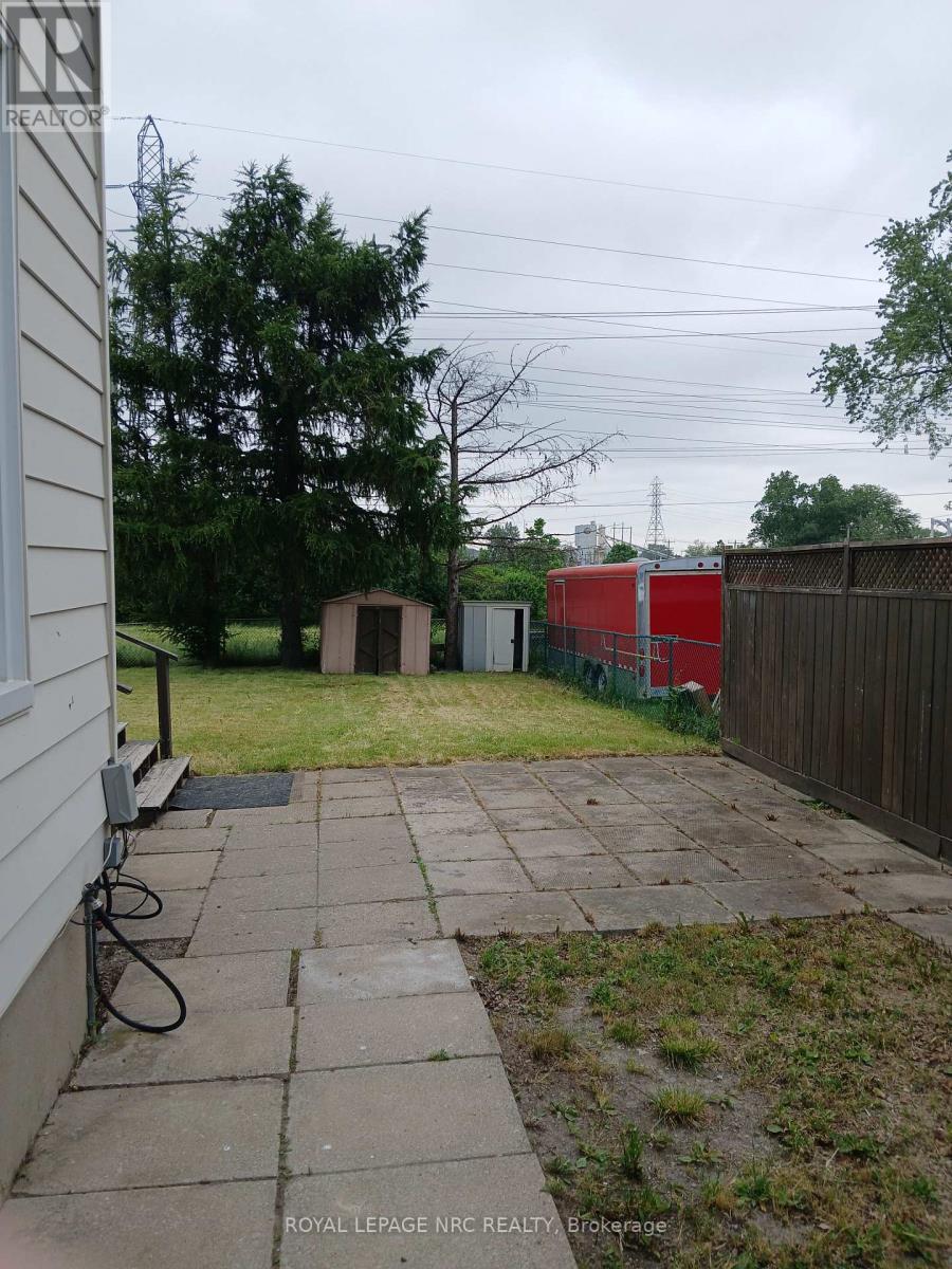 












20 HAYES ROAD

,
Thorold (Allanburg/Thorold South),




Ontario
L2V1L8

