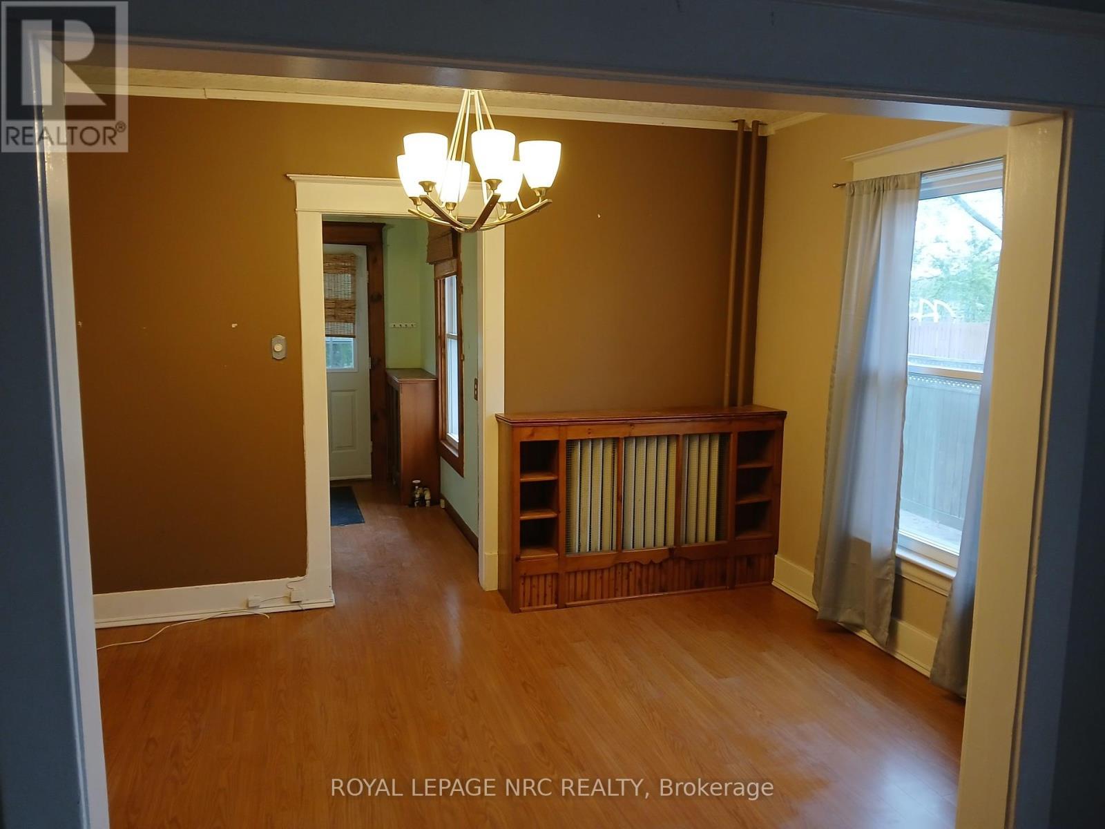 












20 HAYES ROAD

,
Thorold (Allanburg/Thorold South),




Ontario
L2V1L8

