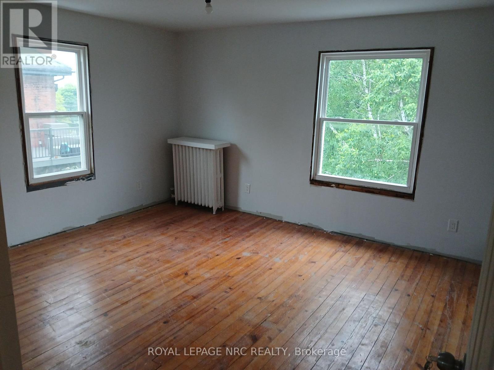 












20 HAYES ROAD

,
Thorold (Allanburg/Thorold South),




Ontario
L2V1L8

