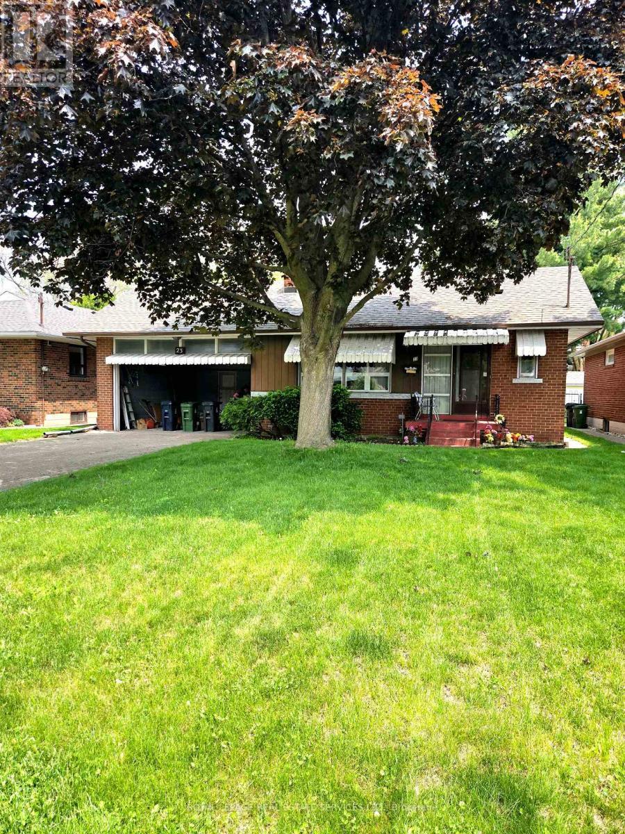 












23 SEVENOAKS AVENUE

,
Toronto,




Ontario
M8Z3P6

