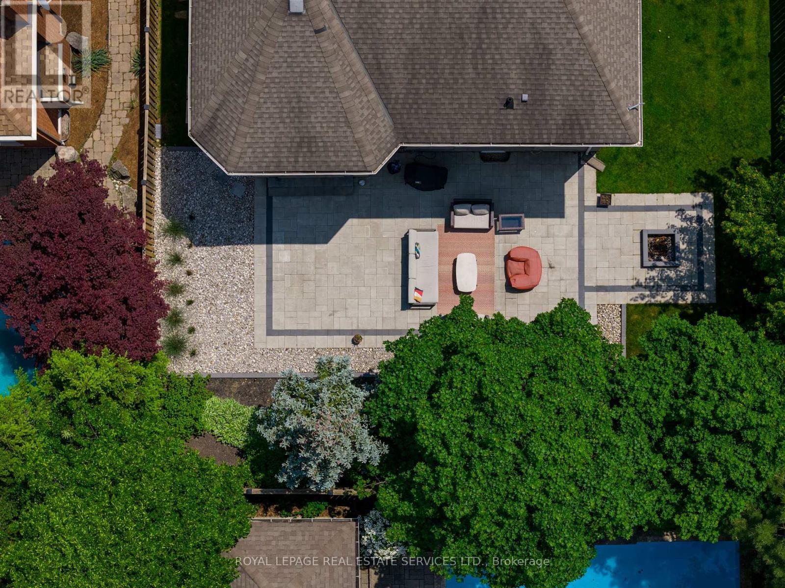 












1061 SUMMIT RIDGE DRIVE

,
Oakville,




Ontario
L6M3K9

