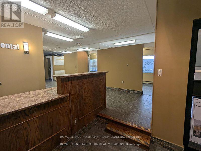 












16 CEDAR STREET S

,
Timmins (TS - SE),




Ontario
P4N1B1

