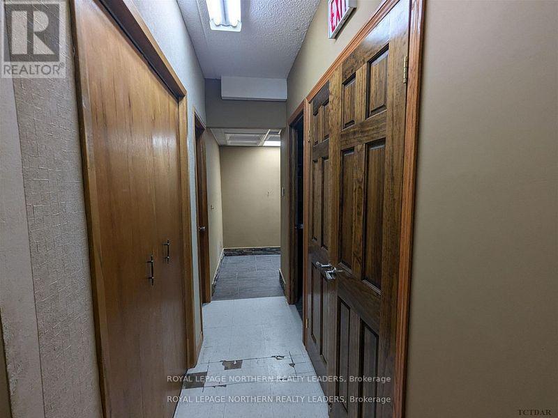 












16 CEDAR STREET S

,
Timmins (TS - SE),




Ontario
P4N1B1

