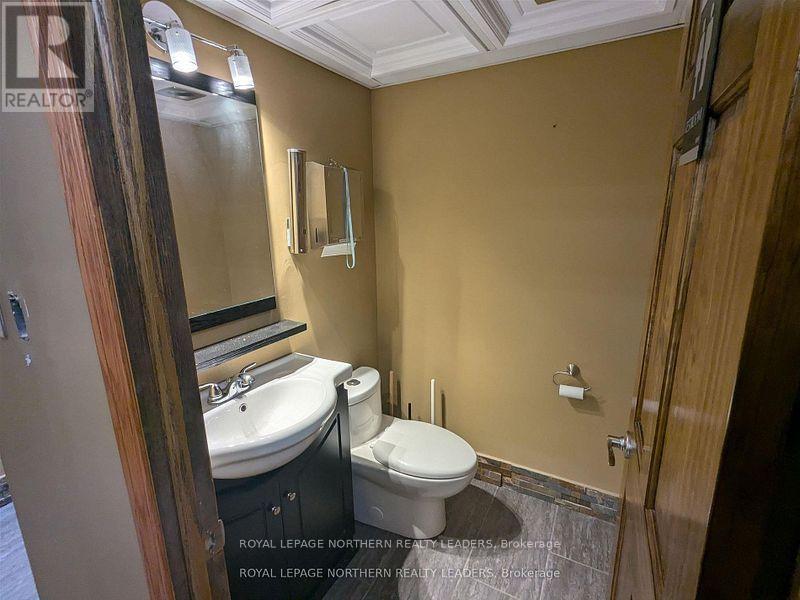 












16 CEDAR STREET S

,
Timmins (TS - SE),




Ontario
P4N1B1

