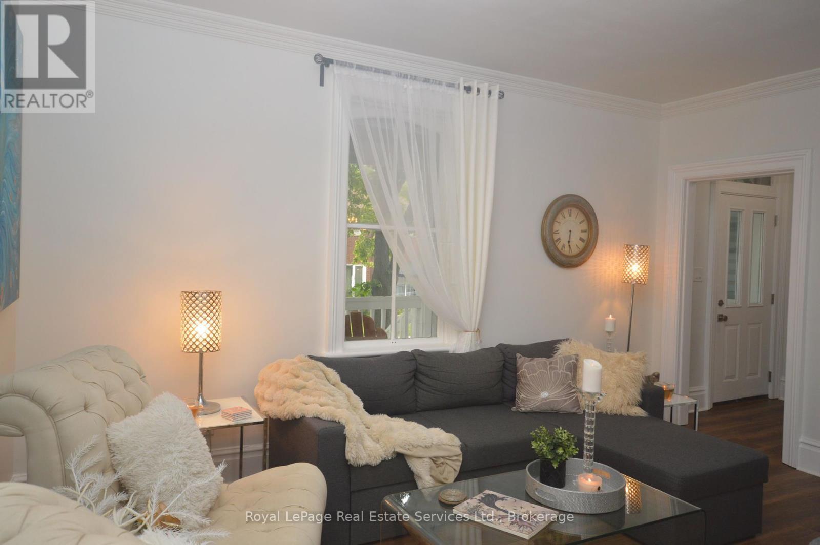












92 ADAM STREET

,
Cambridge,




Ontario
N3C2K6


