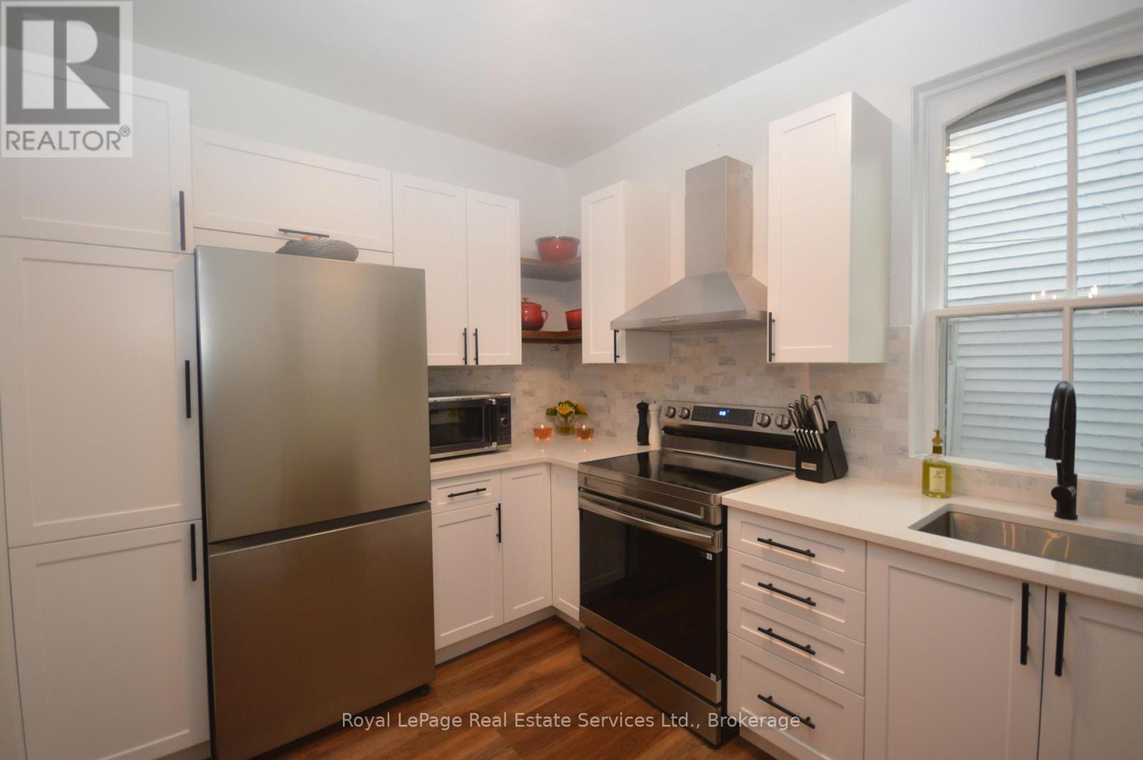 












92 ADAM STREET

,
Cambridge,




Ontario
N3C2K6

