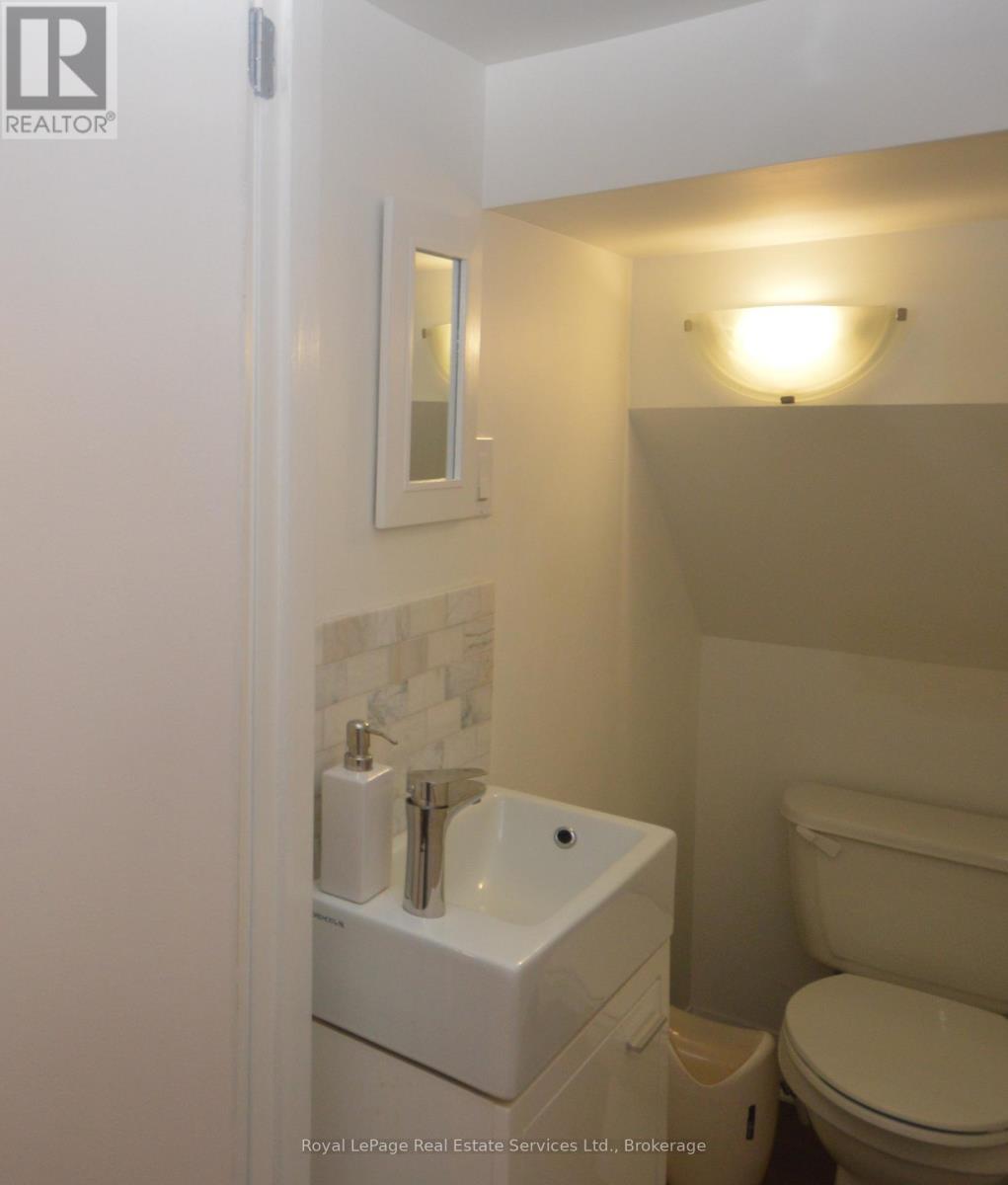 












92 ADAM STREET

,
Cambridge,




Ontario
N3C2K6

