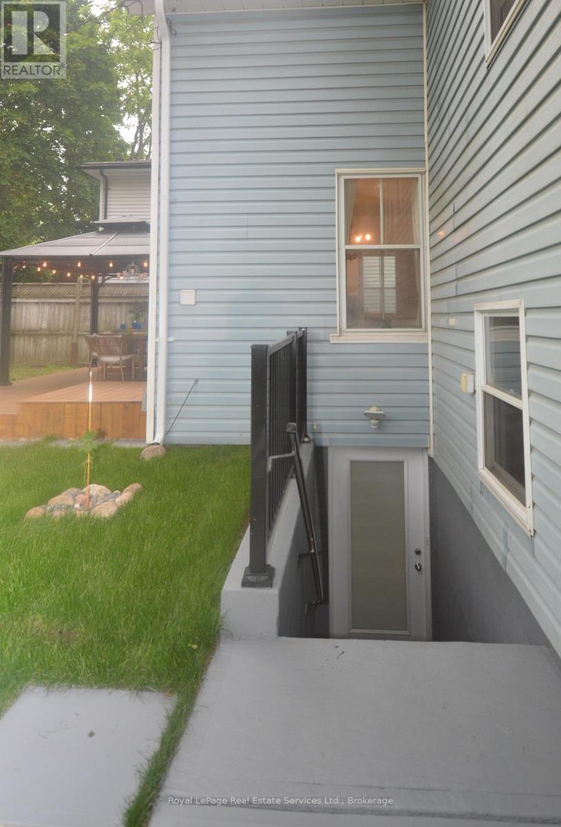 












92 ADAM STREET

,
Cambridge,




Ontario
N3C2K6

