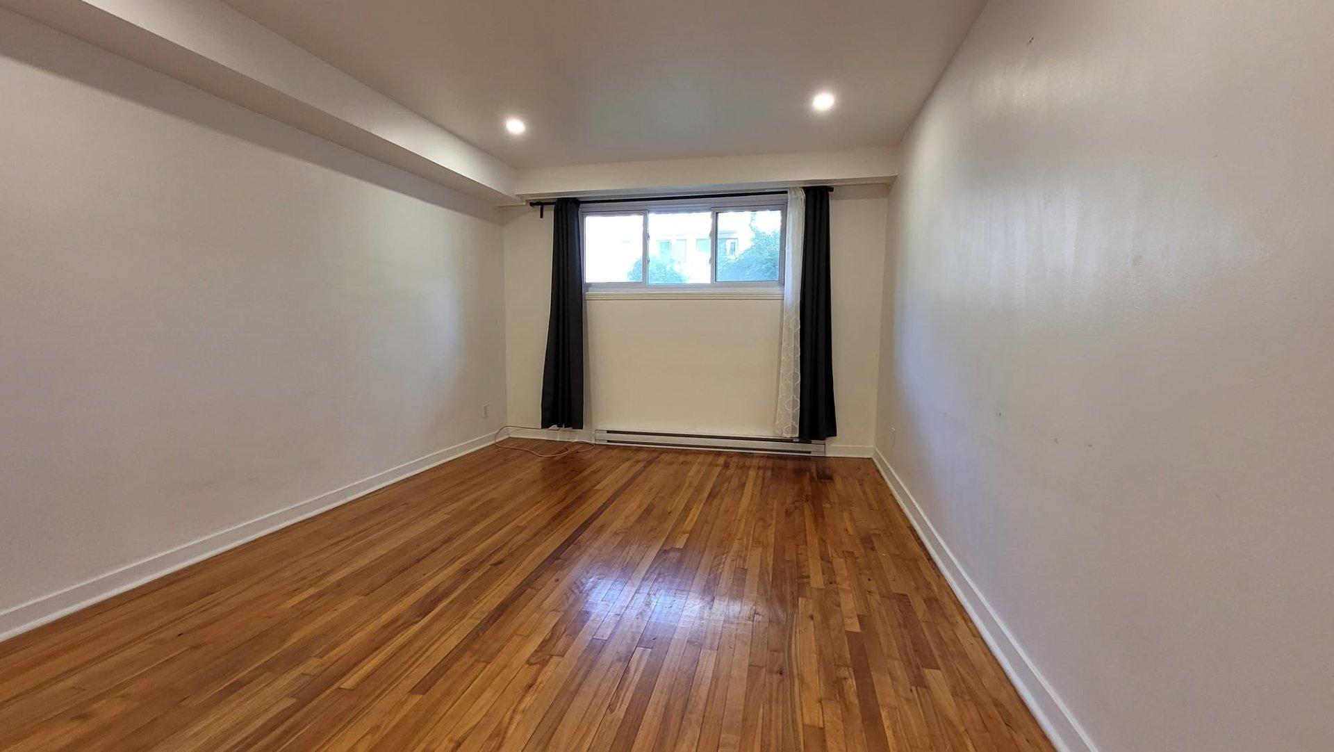 









3485


Av. Ellendale

, 2,
Montréal (Côte-des-Neiges/Notre-Dame-de-Grâce),




QC
H3S1W8

