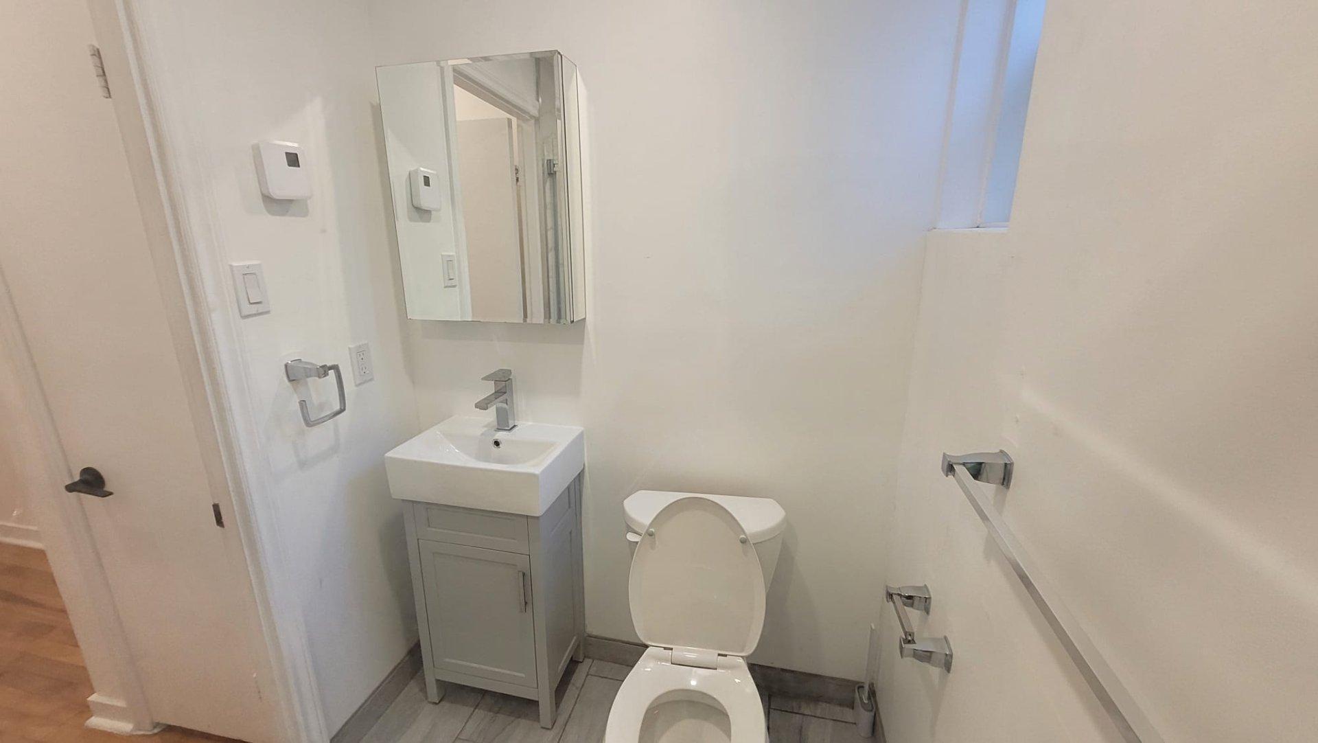 









3485


Av. Ellendale

, 2,
Montréal (Côte-des-Neiges/Notre-Dame-de-Grâce),




QC
H3S1W8

