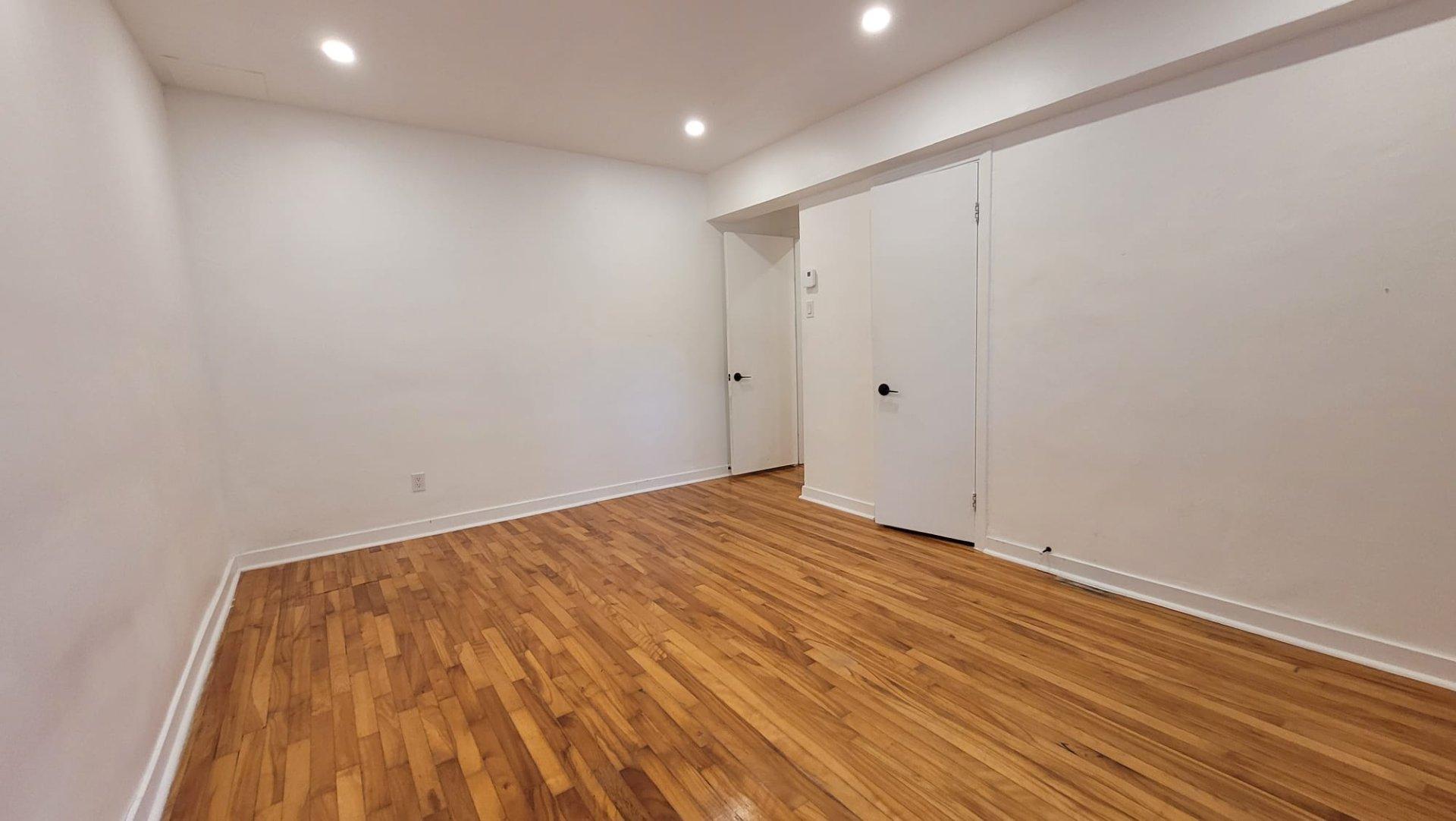 









3485


Av. Ellendale

, 2,
Montréal (Côte-des-Neiges/Notre-Dame-de-Grâce),




QC
H3S1W8

