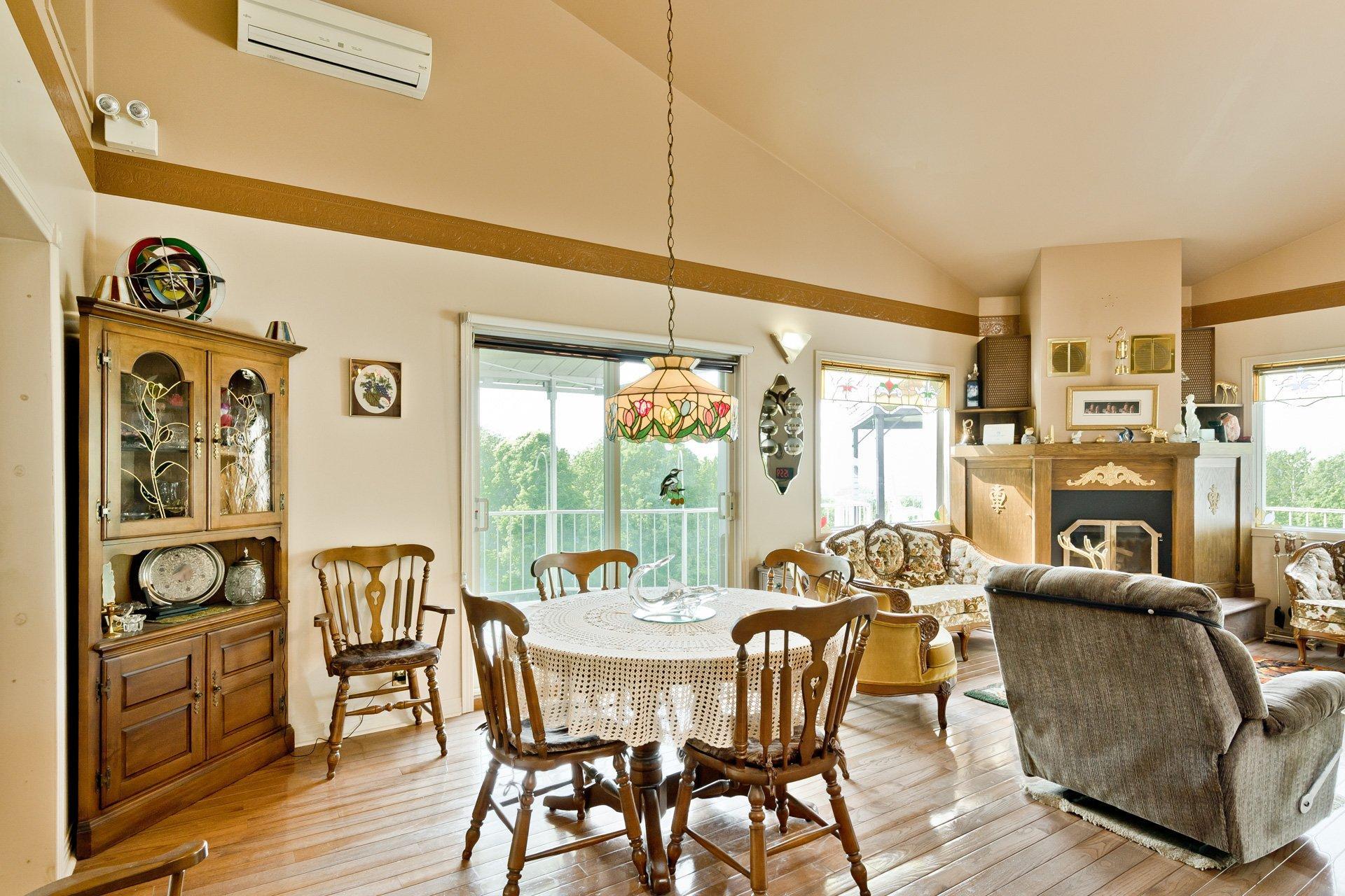 









614


Ch. Parmenter

,
Sutton,




QC
J0E2K0

