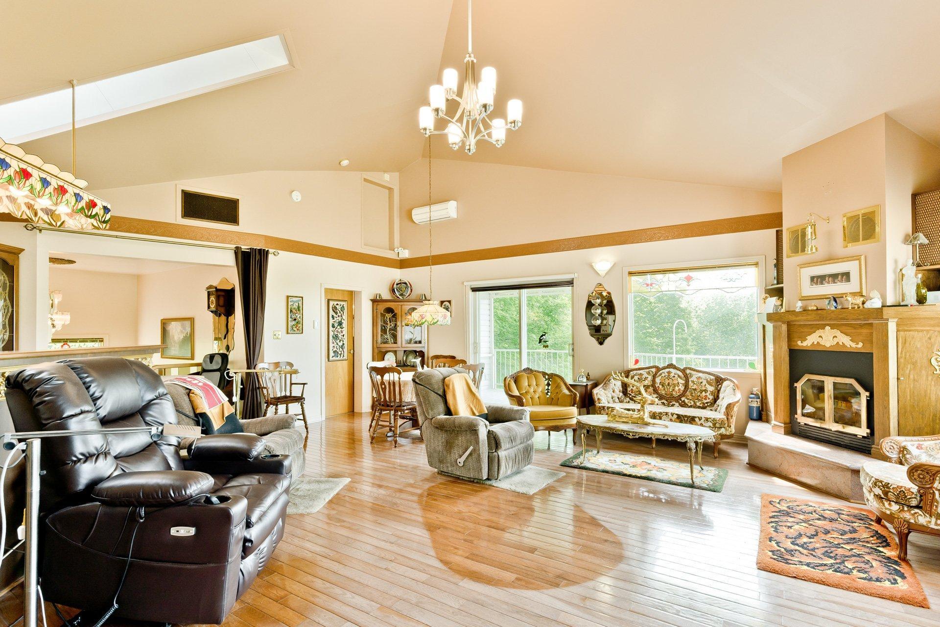









614


Ch. Parmenter

,
Sutton,




QC
J0E2K0

