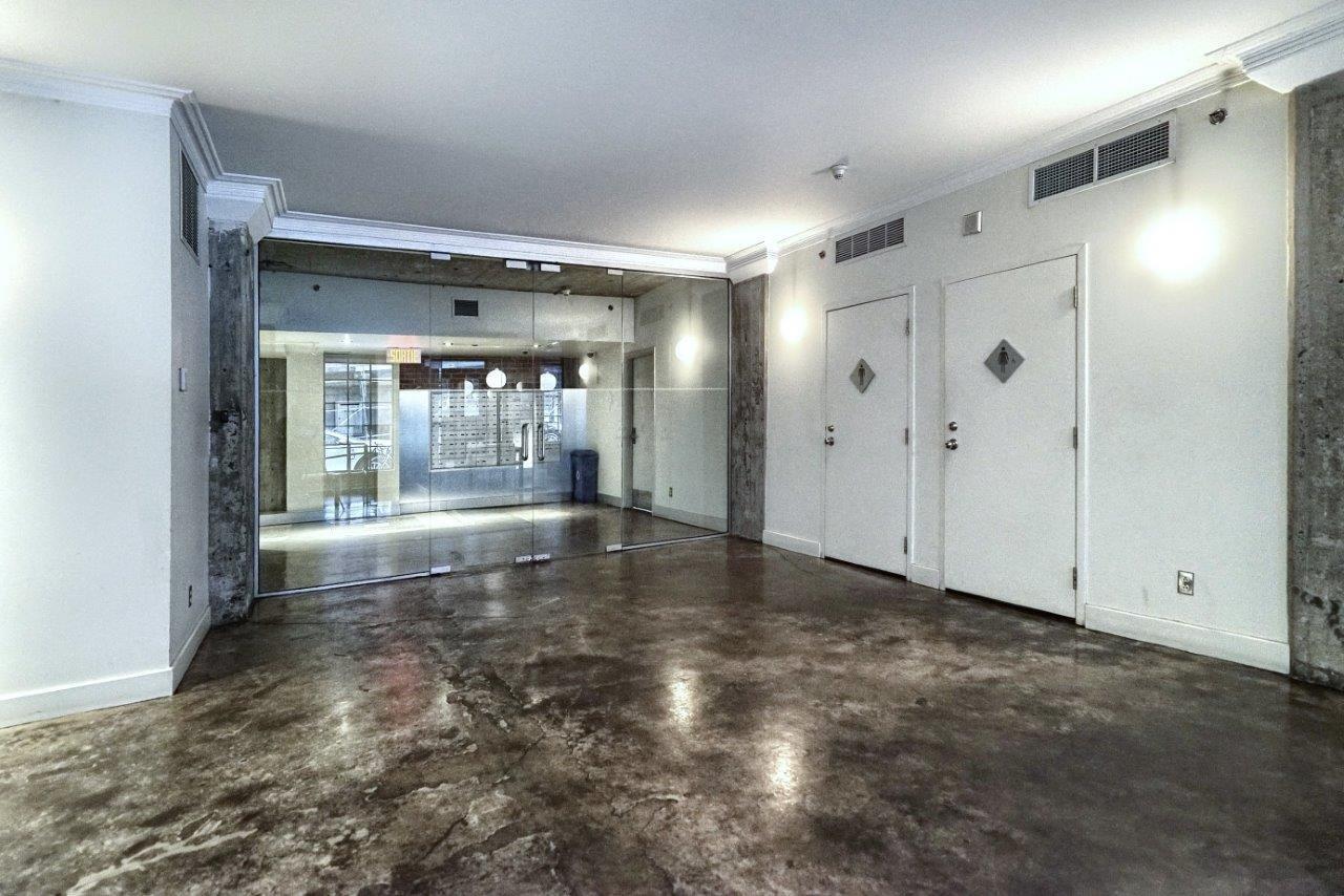 









454


Rue De La Gauchetière O.

, 501-502,
Montréal (Ville-Marie),




QC
H2Z1E3

