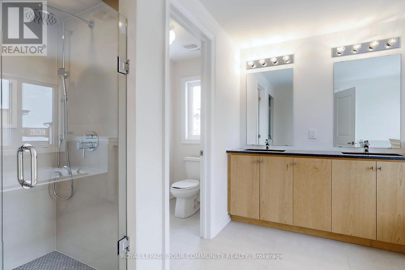 












7 DAWN BLOSSOM DRIVE

,
Georgina,




Ontario
L4P0H4

